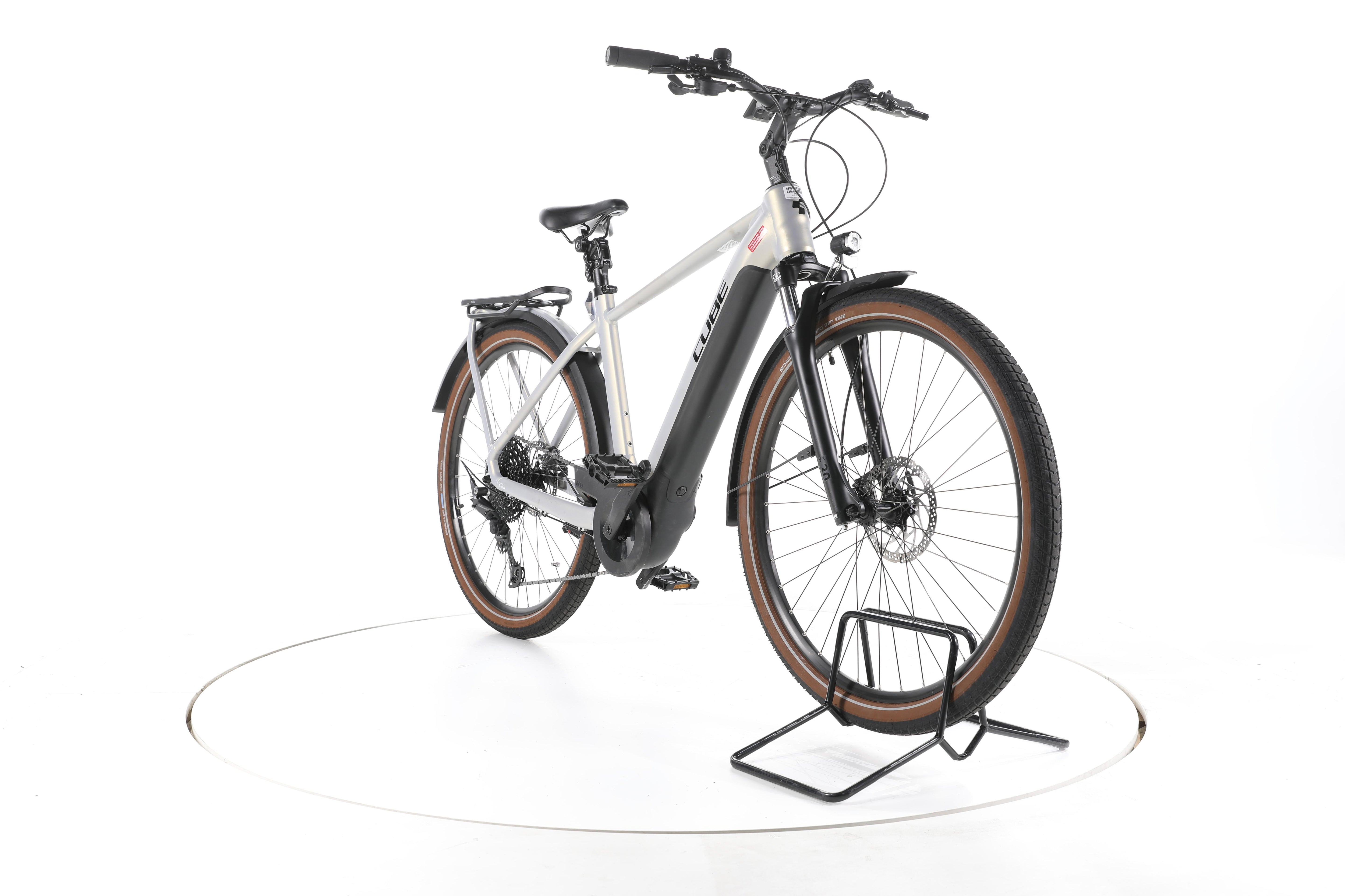 Cube Touring Hybrid Pro Trekking E-Bike - Image 3