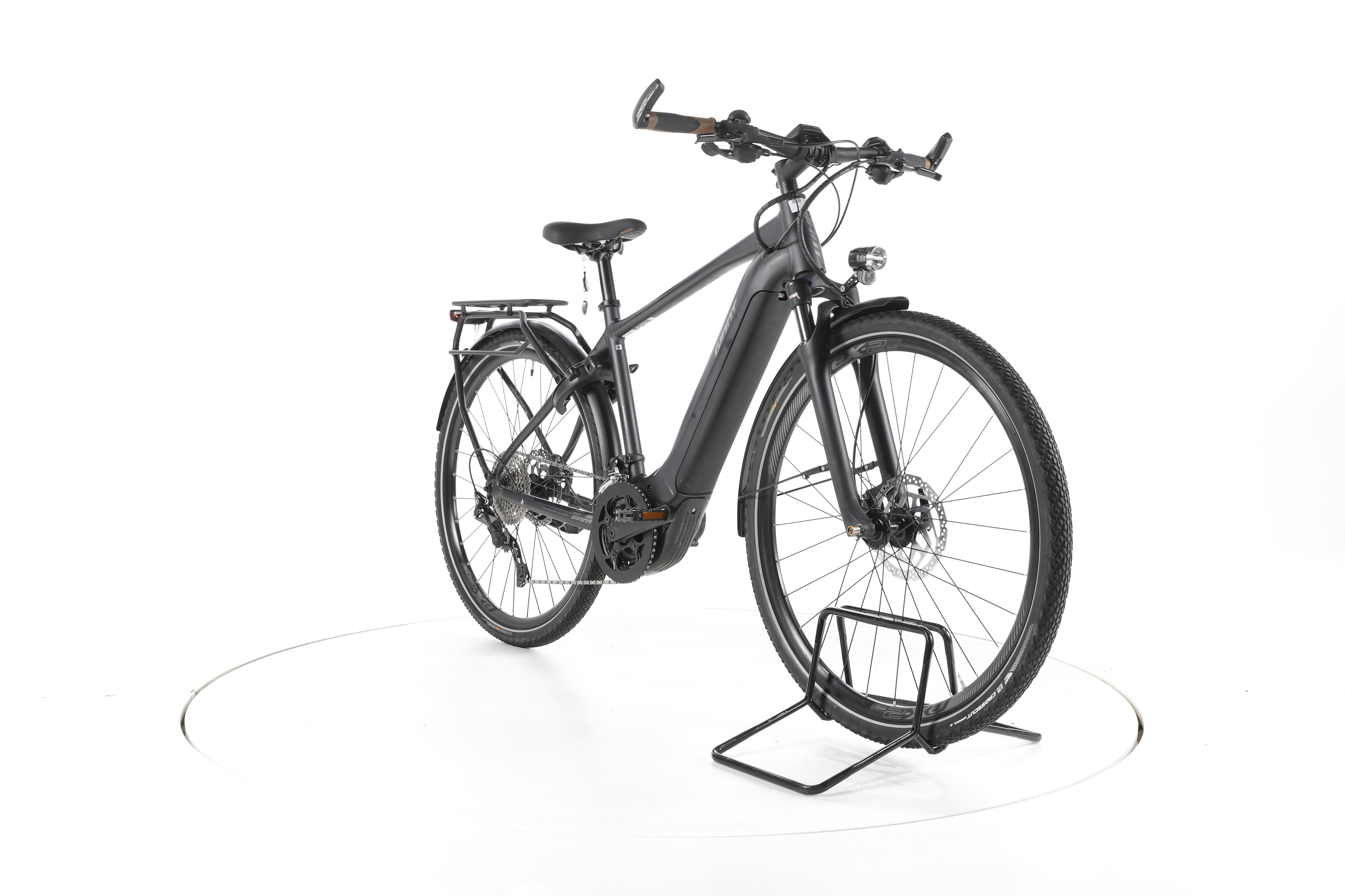 Giant Explore E+ 1 Trekking E-Bike - Image 3