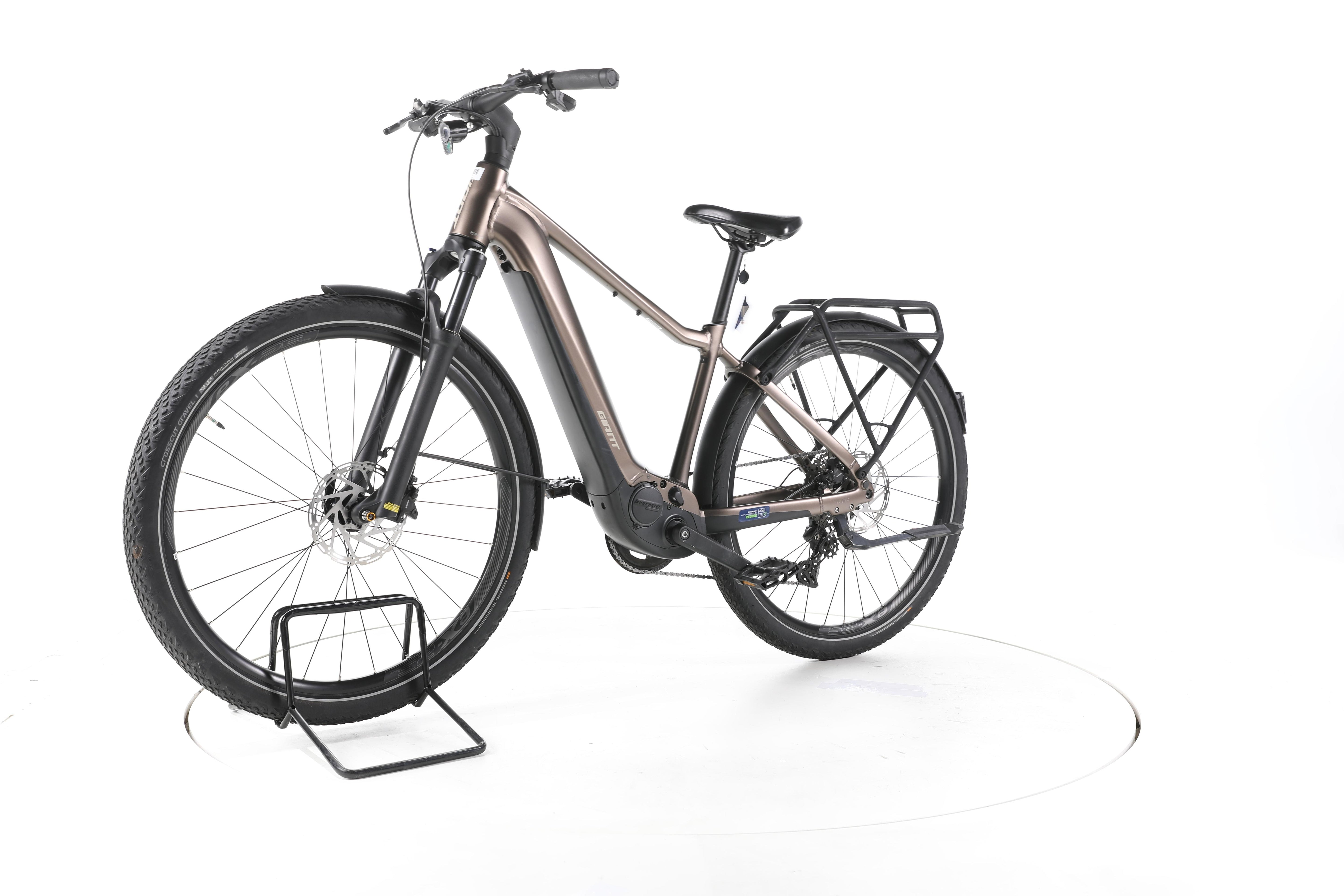 Giant Explore E+ Pro 1 Trekking E-Bike - Image 6