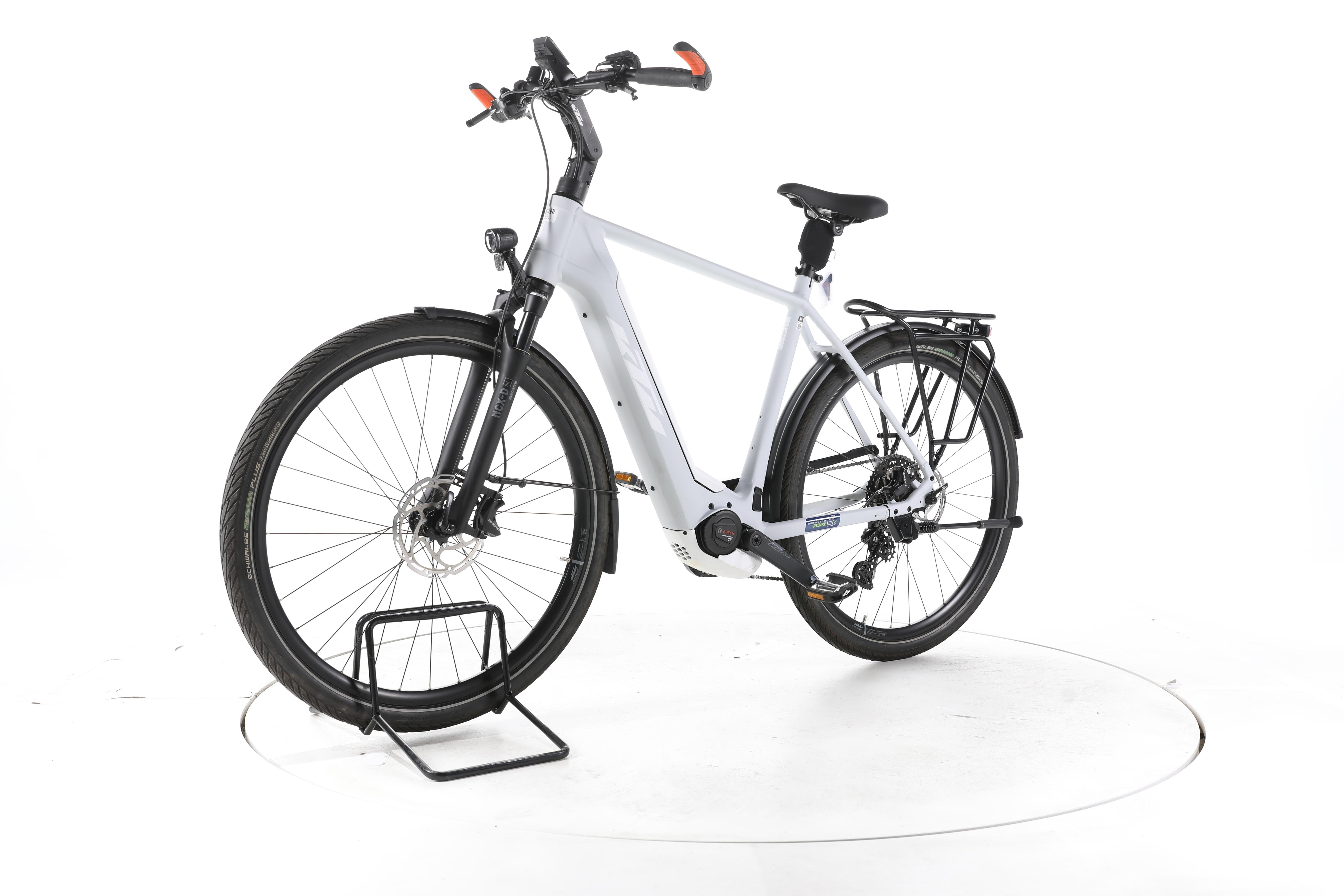 KTM Macina Style Pro Trekking E-Bike - Image 6