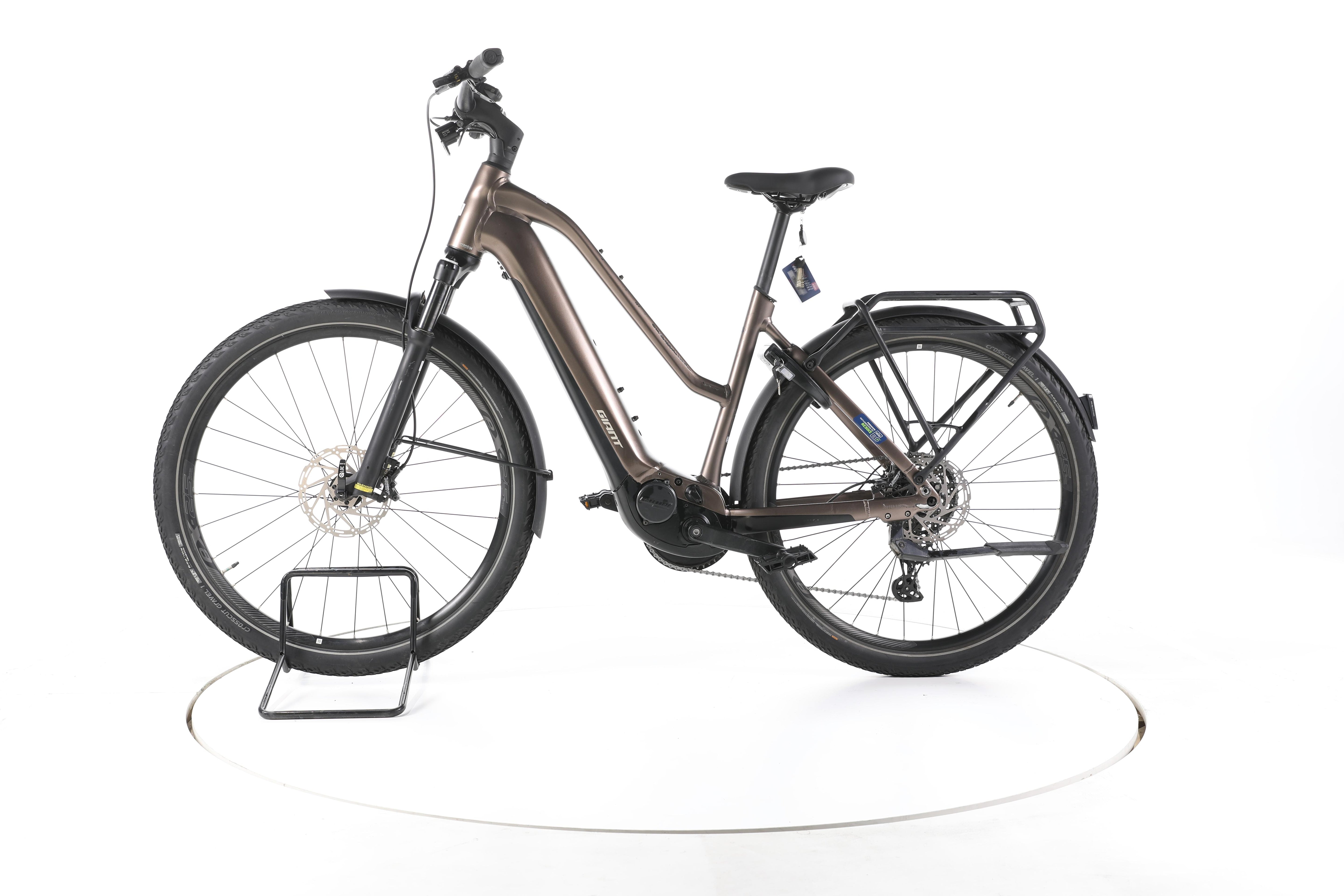Giant Explore E+ Pro 1 Trekking E-Bike - Image 7