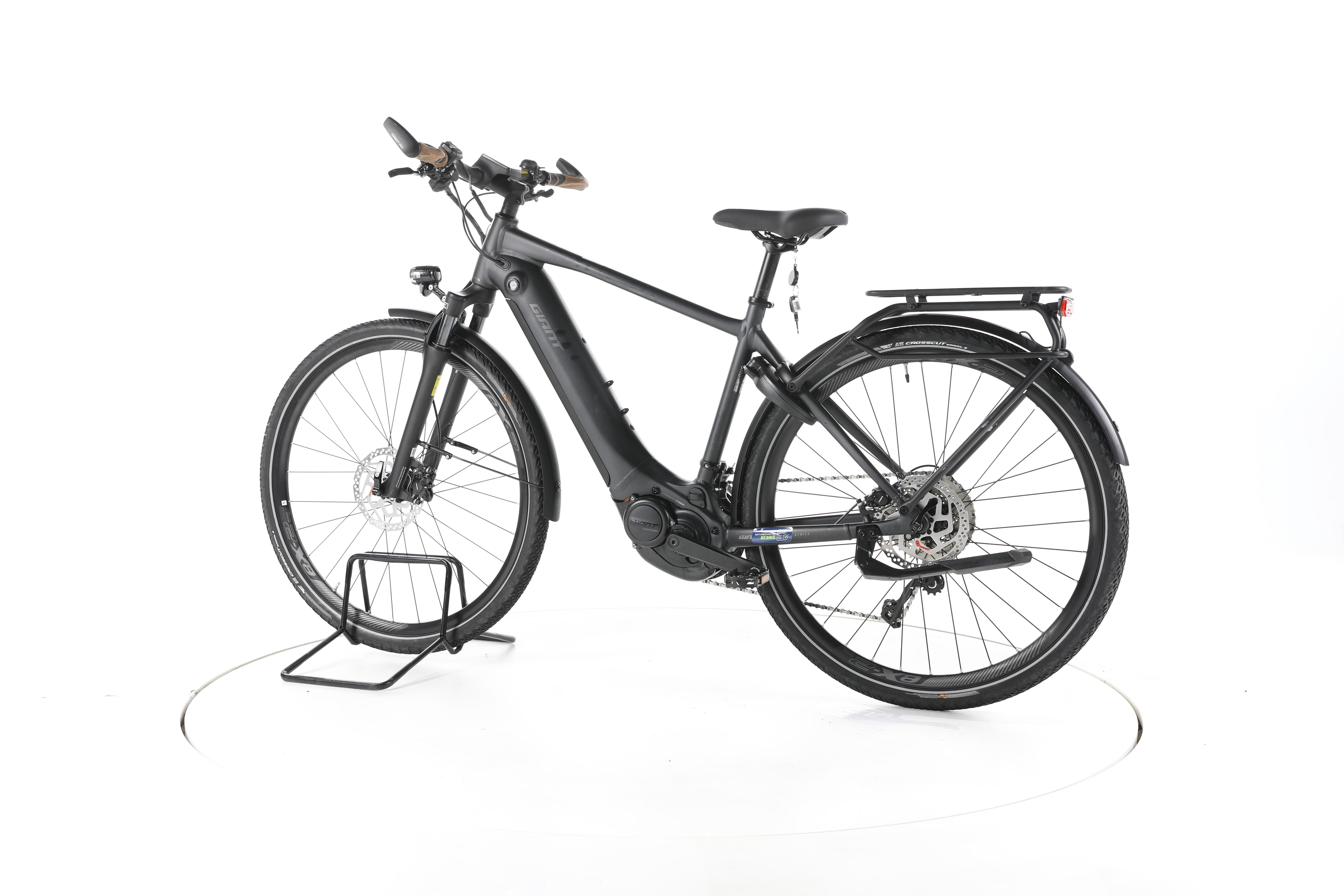 Giant Explore E+ 1 Trekking E-Bike - Image 8