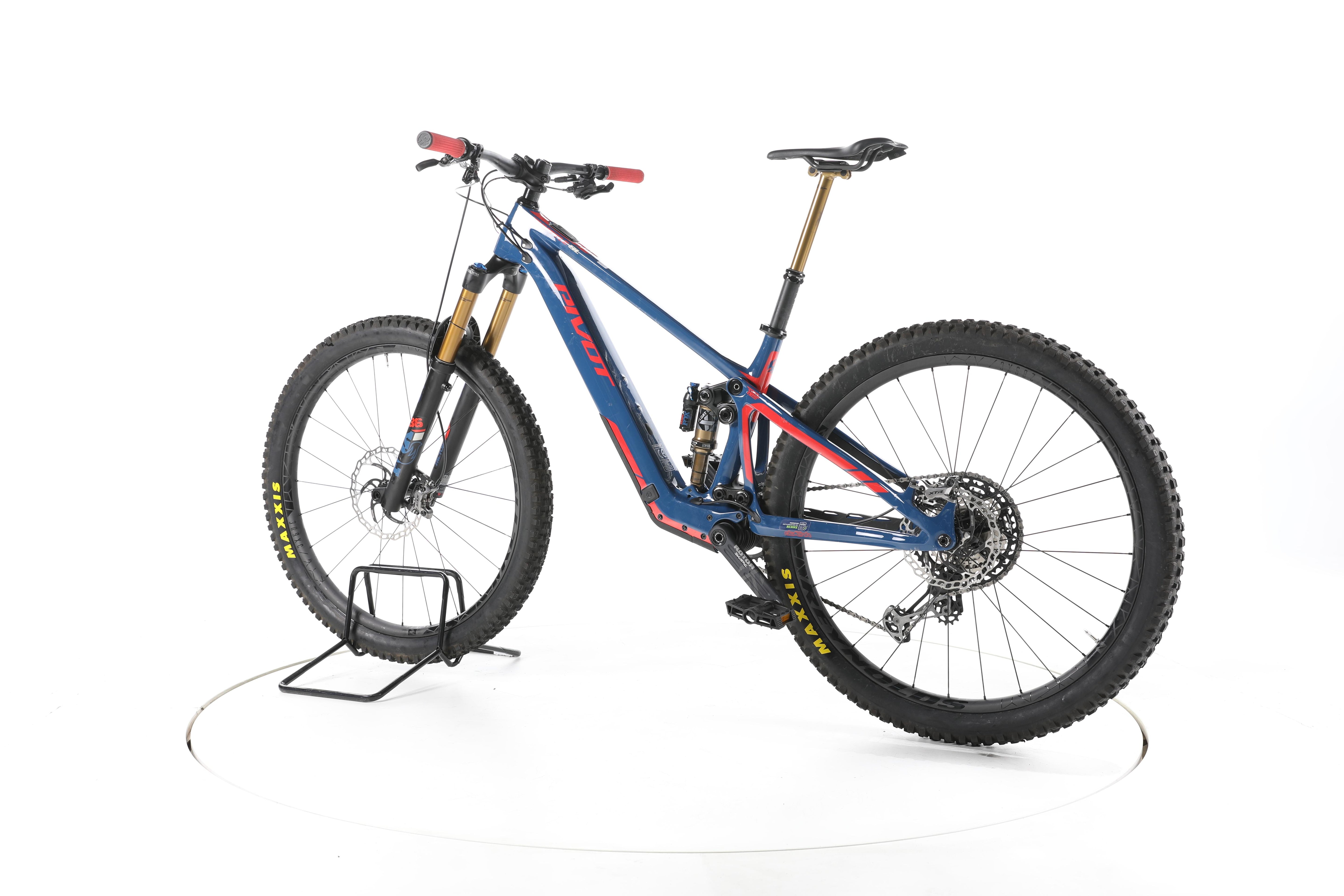 Pivot Cycles Shuttle SL Team XTR Fully E-Bike Carbon - Image 8