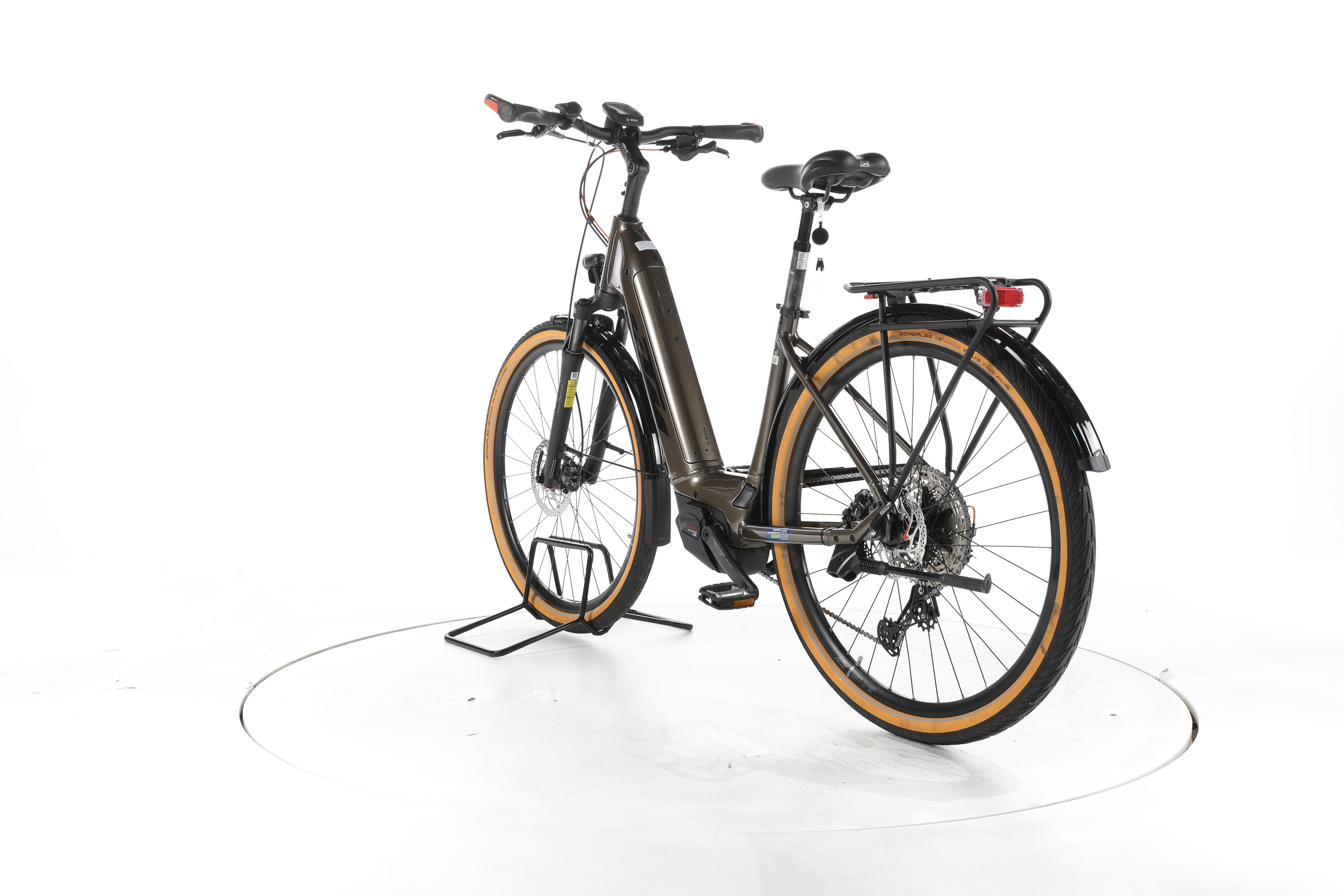 KTM Macina Ultimate Pro Trekking E-Bike Tiefeinsteiger - Image 9