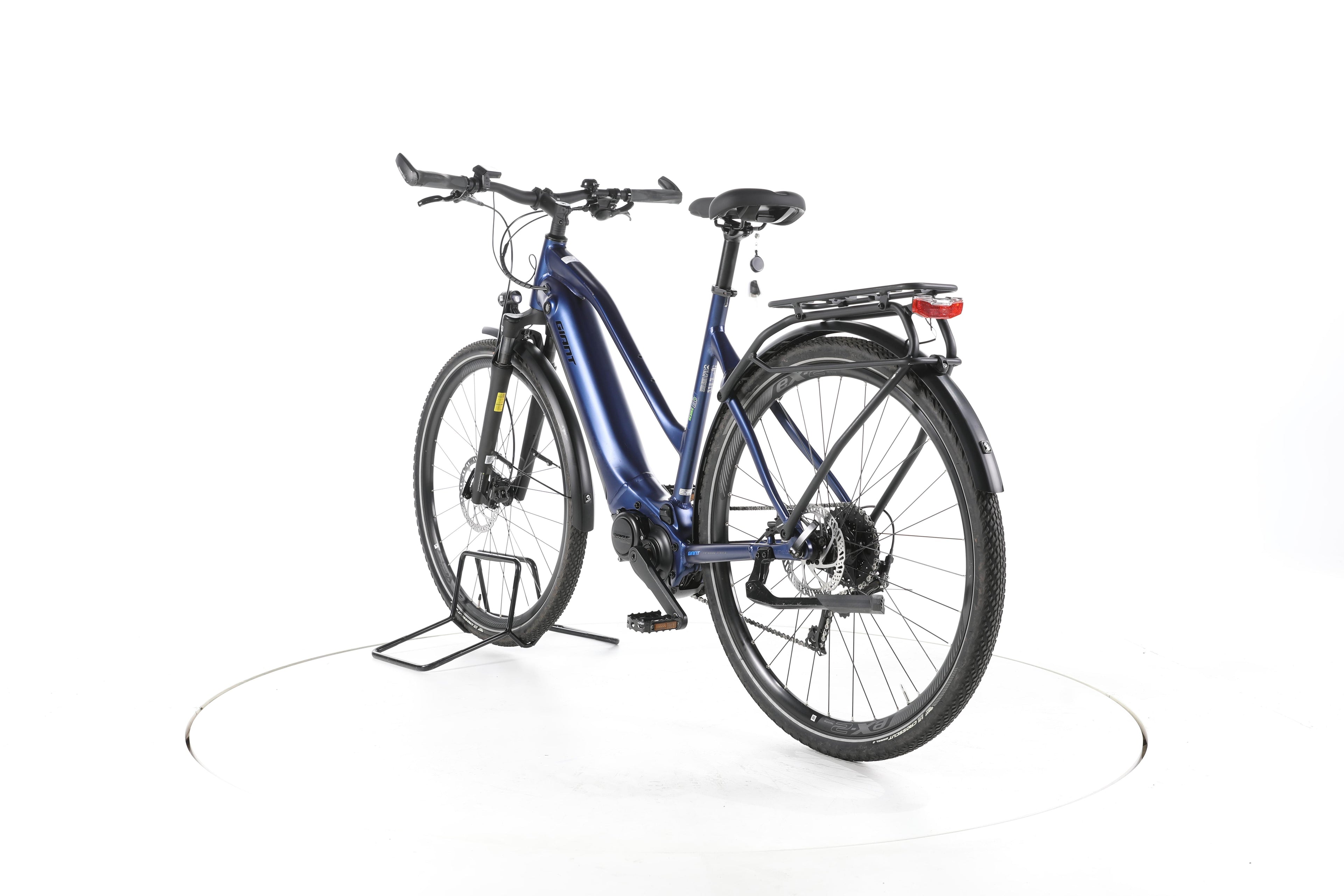 Giant Explore E+2 STA Trekking E-Bike - Image 9