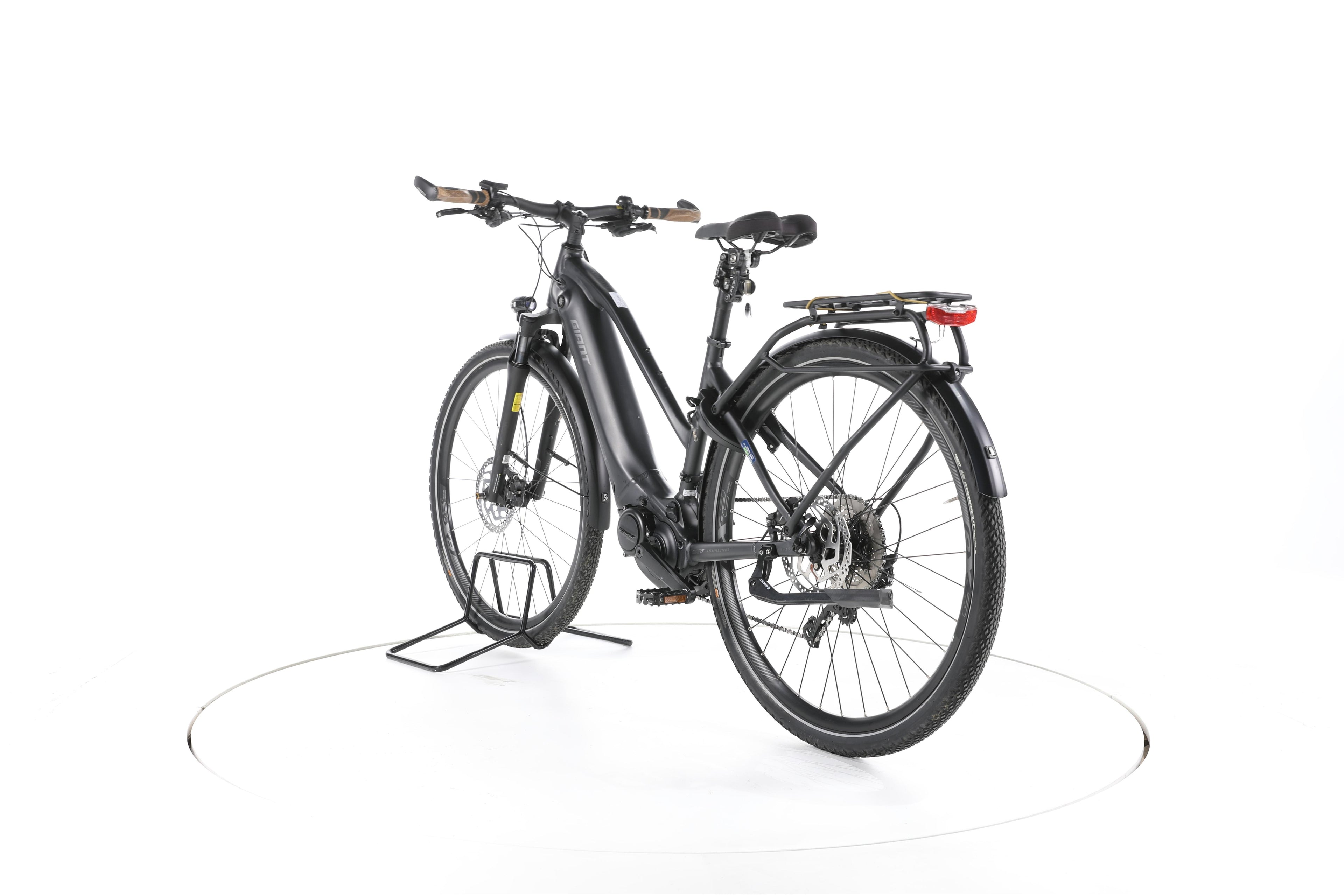 Giant Explore E+ 1 Trekking E-Bike - Image 9