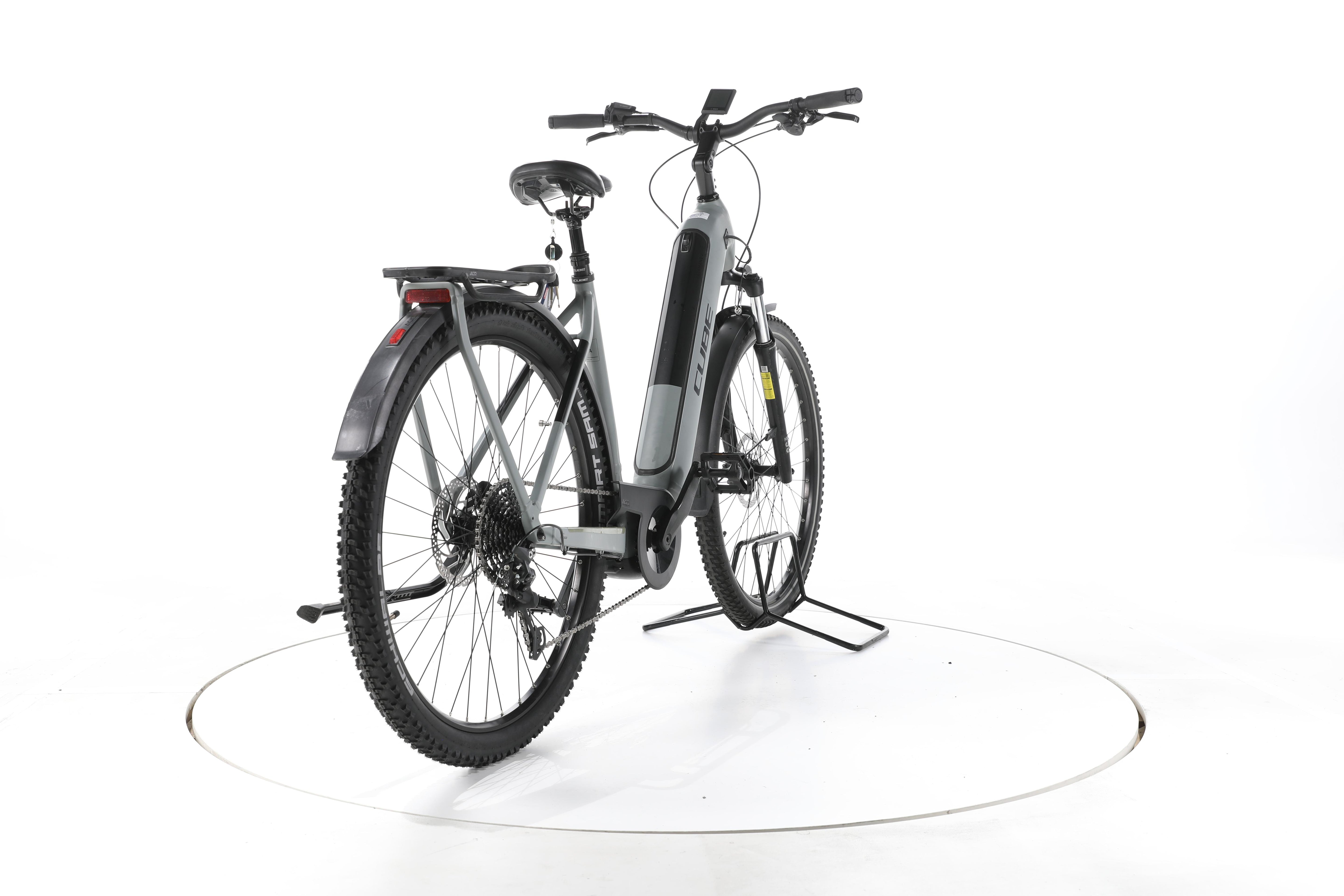 Cube Kathmandu Hybrid ONE Trekking E-Bike Tiefeinsteiger - Image 11