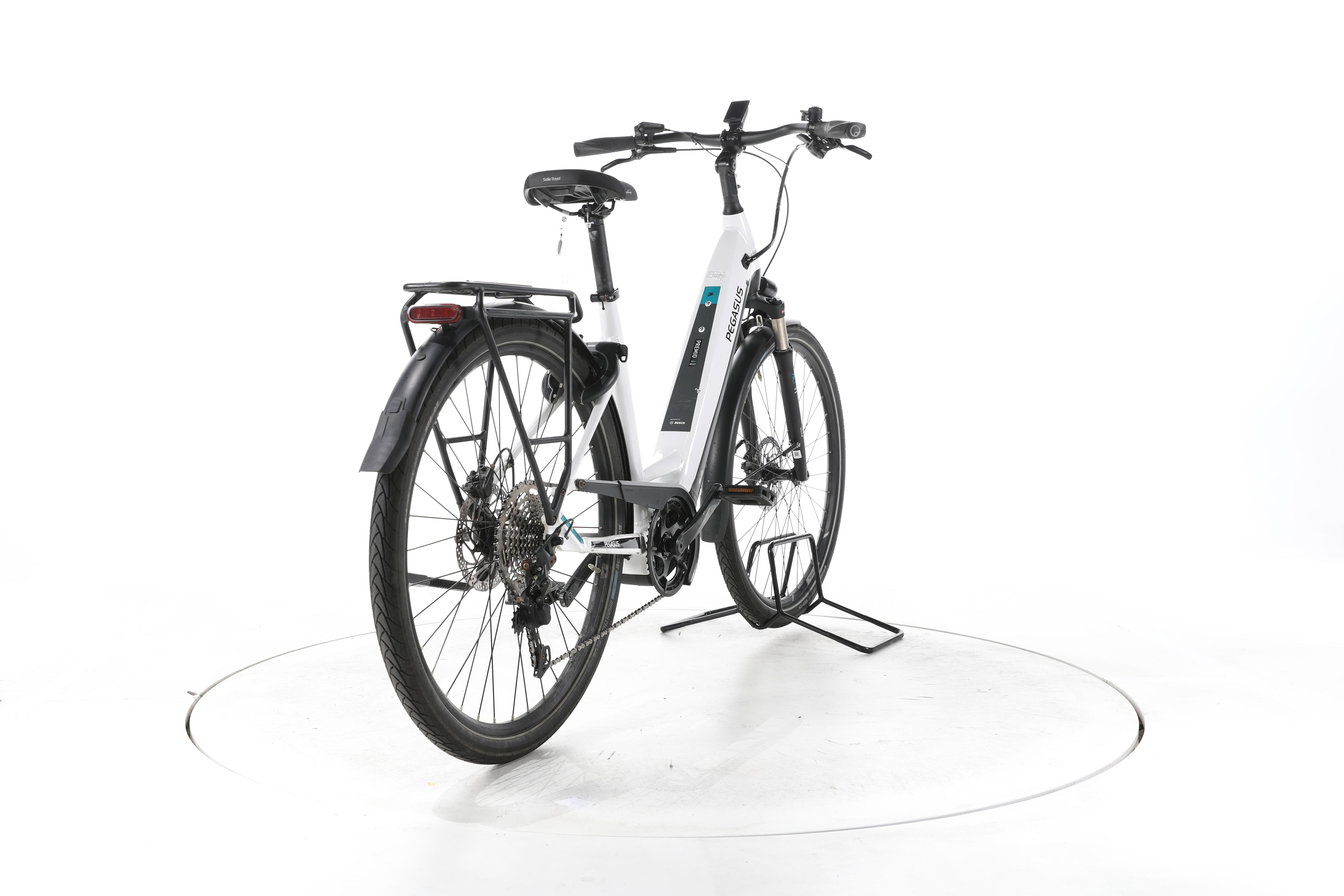 Pegasus Premio EVO Lite Trekking E-Bike Tiefeinsteiger - Image 11