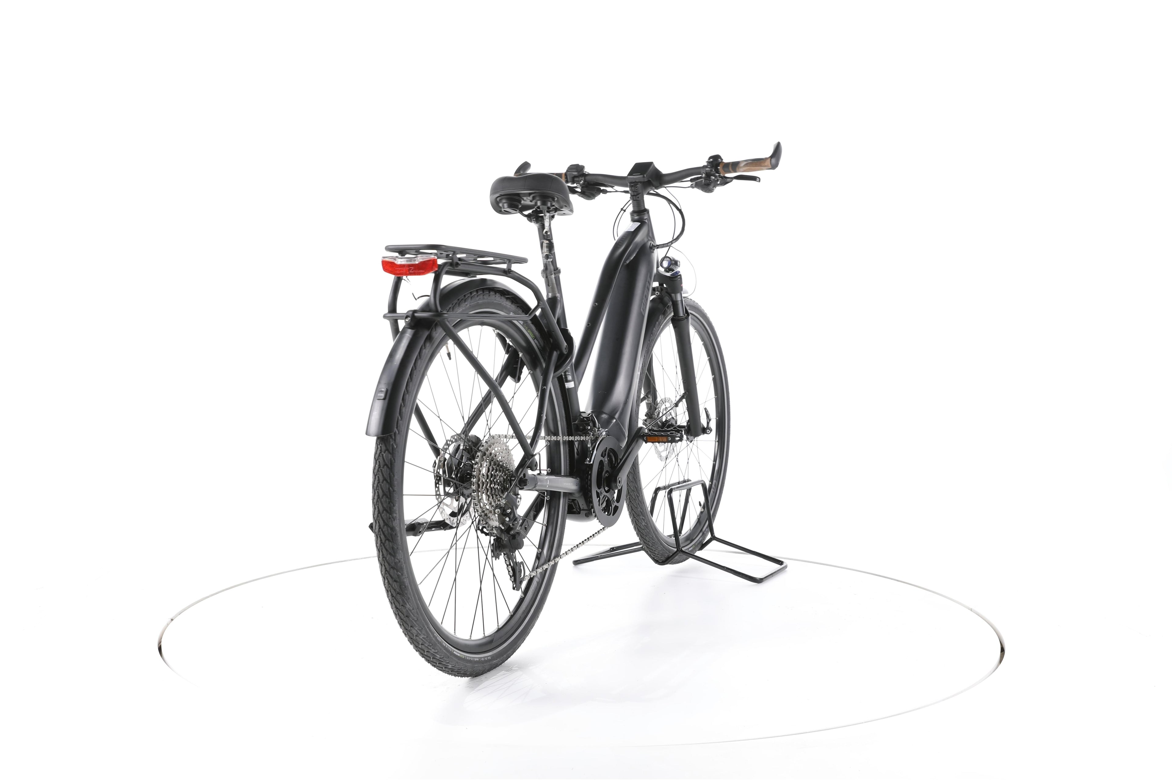 Giant Explore E+ 1 Trekking E-Bike - Image 11