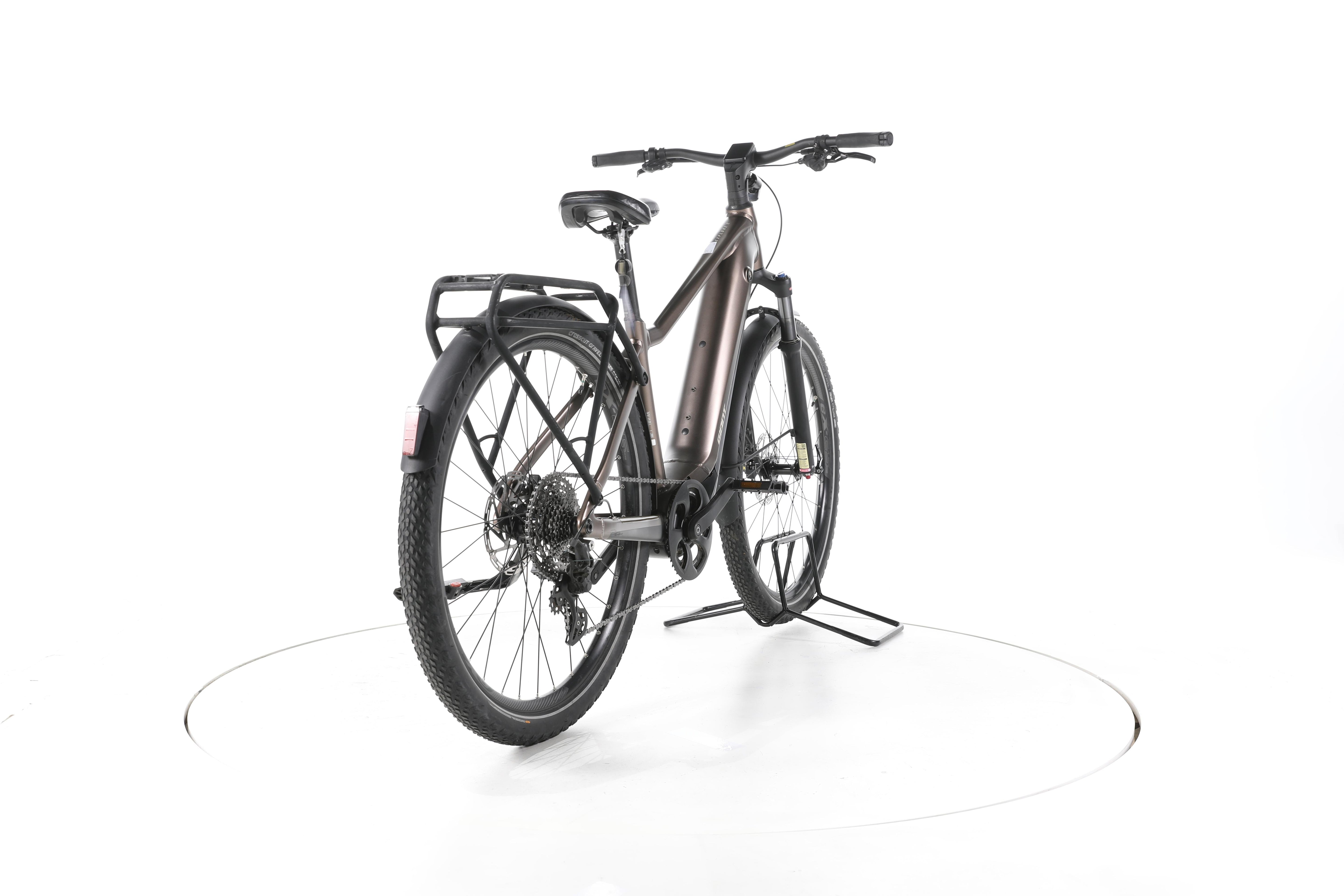 Giant Explore E+ Pro 1 Trekking E-Bike - Image 11