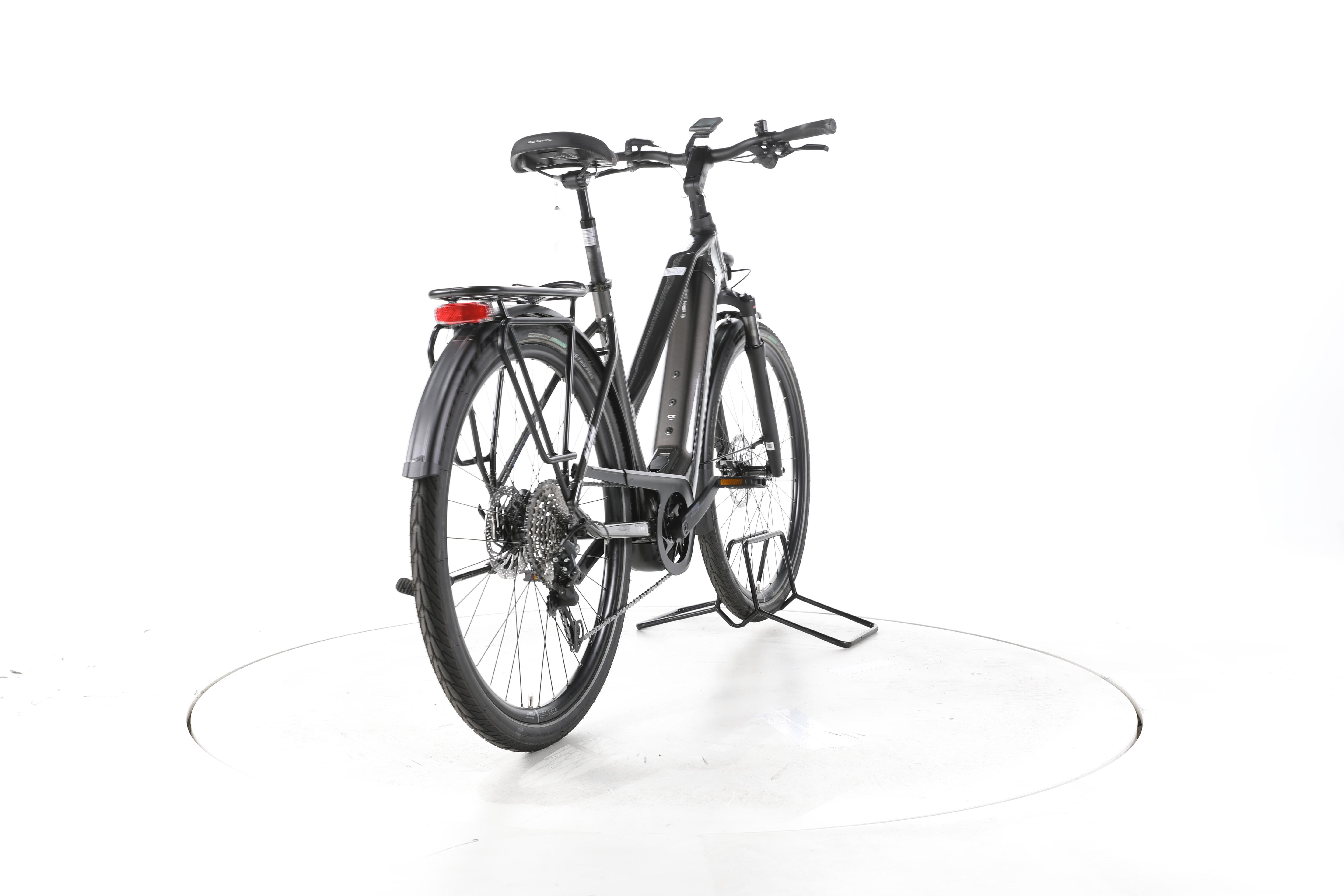 KTM Macina Style 740 Trekking E-Bike - Image 11