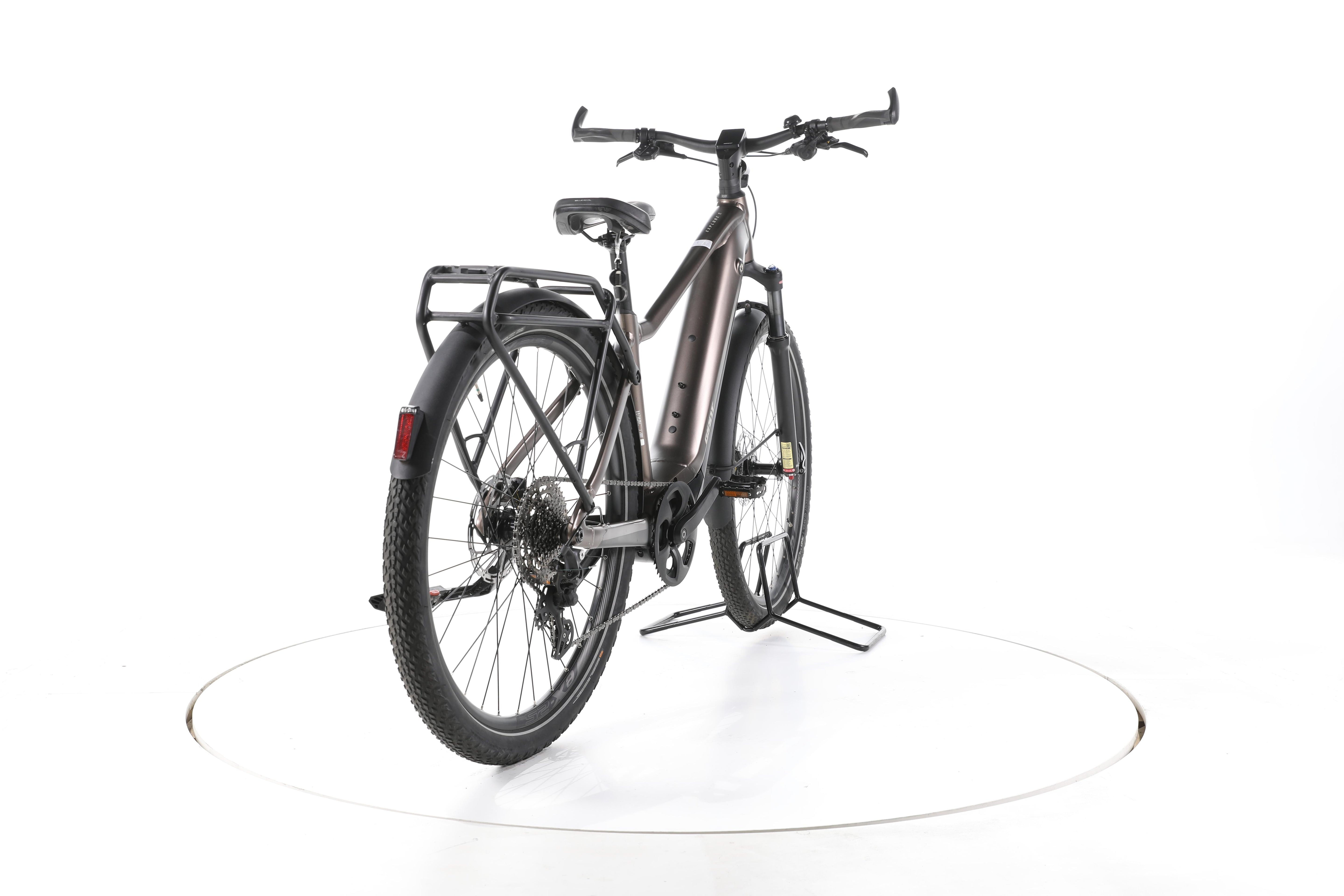 Giant Explore E+ Pro 1 Trekking E-Bike - Image 11