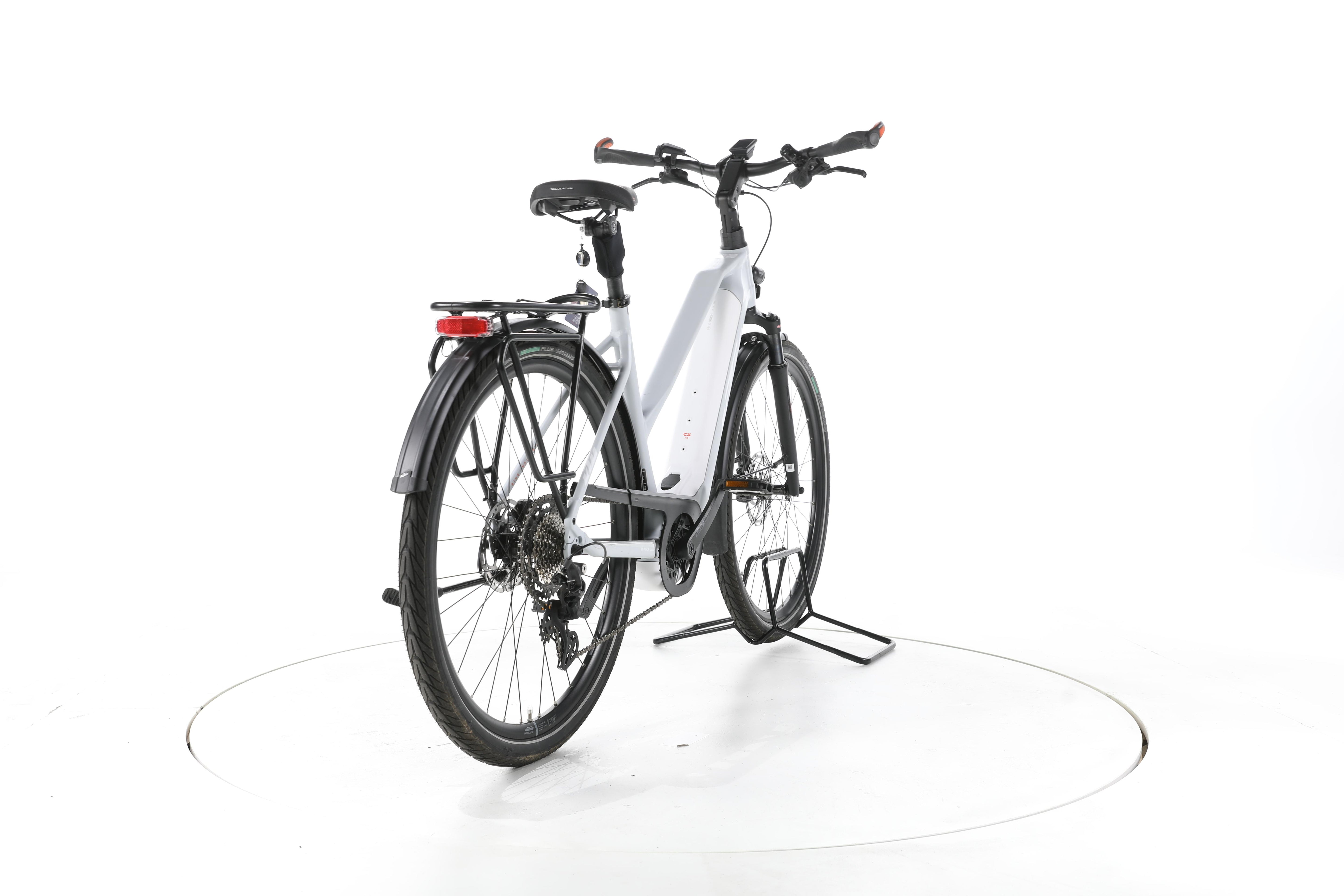 KTM Macina Style Pro Trekking E-Bike - Image 11