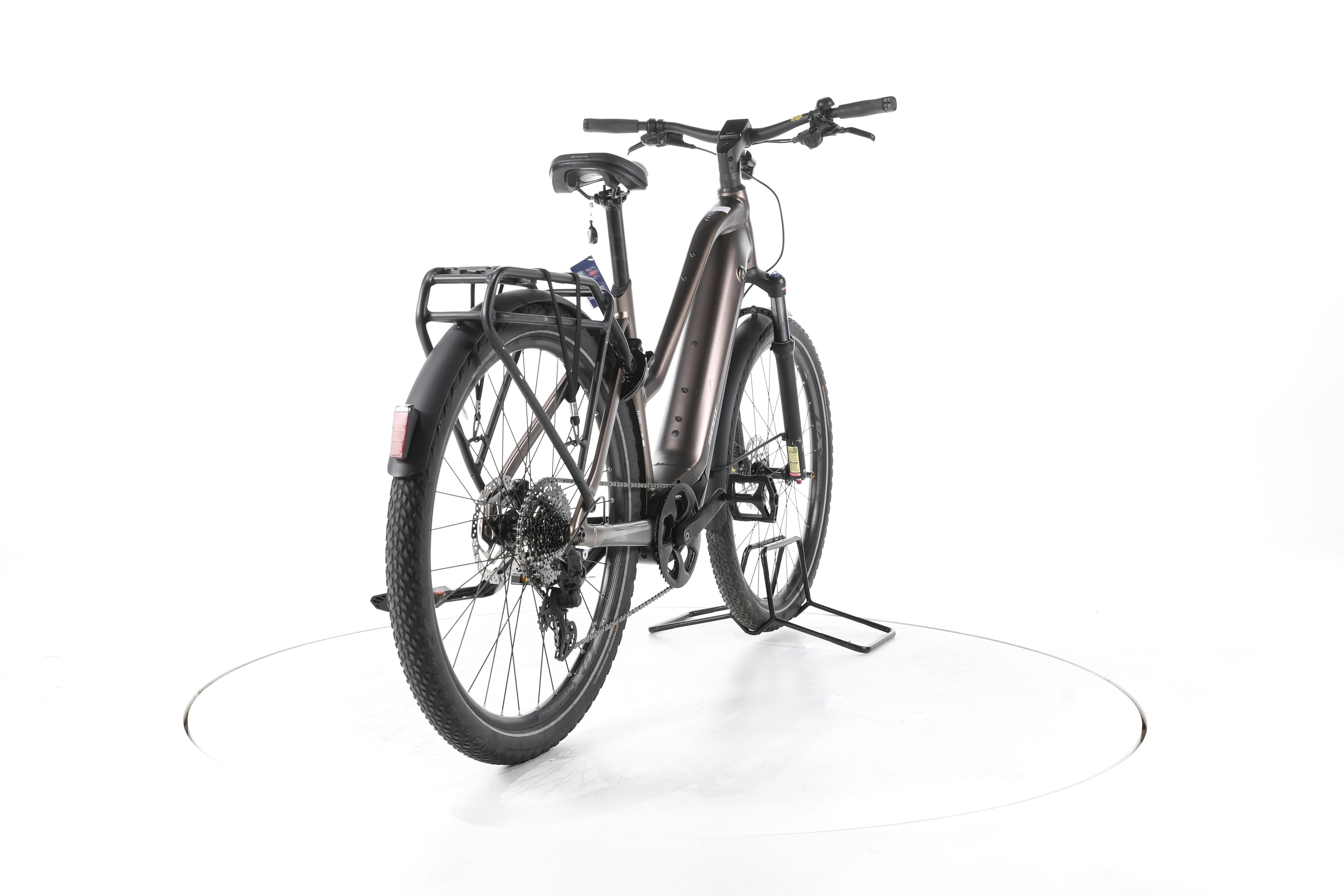 Giant Explore E+ Pro 1 Trekking E-Bike - Image 11