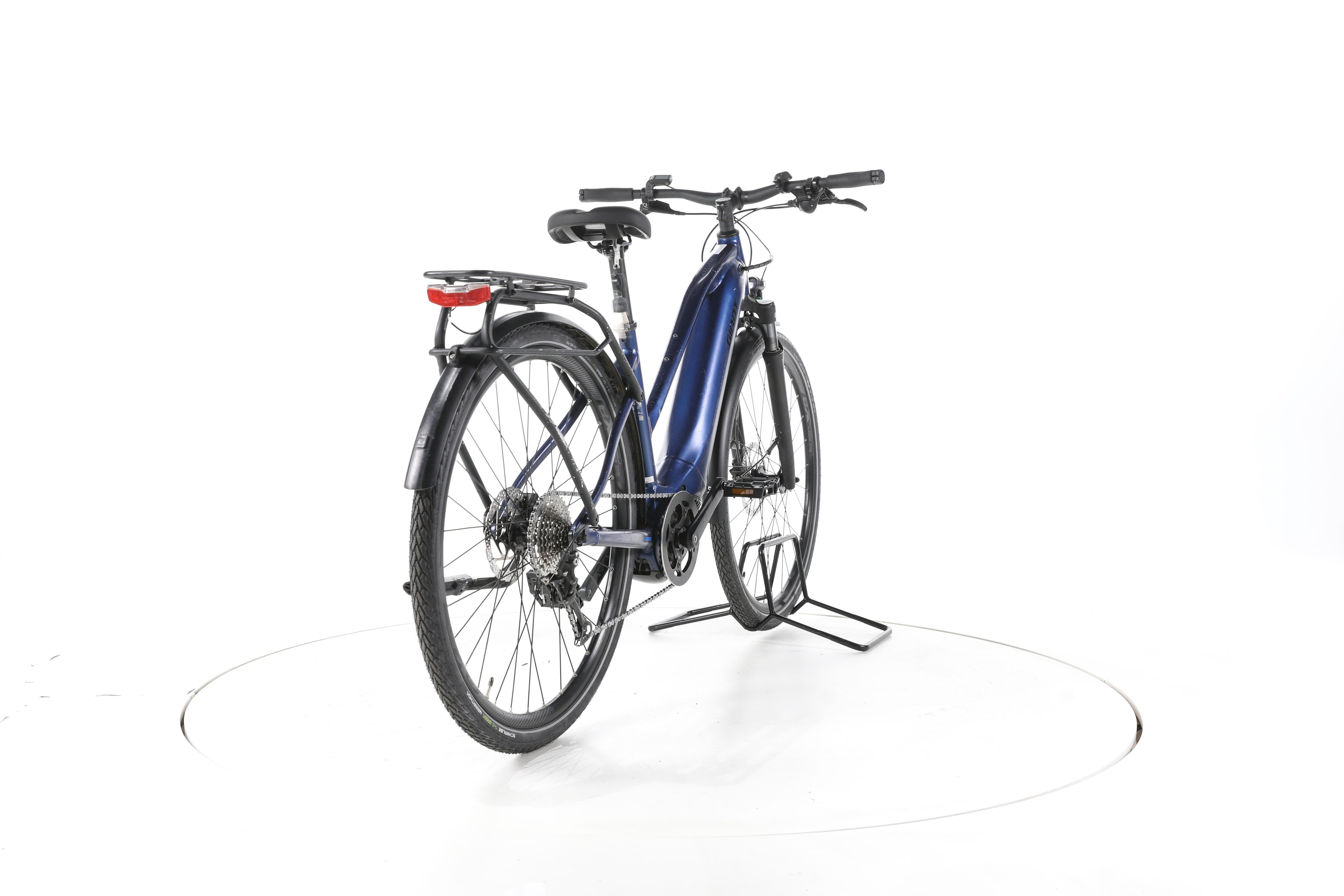 Giant Explore E+ 2 Trekking E-Bike - Image 11