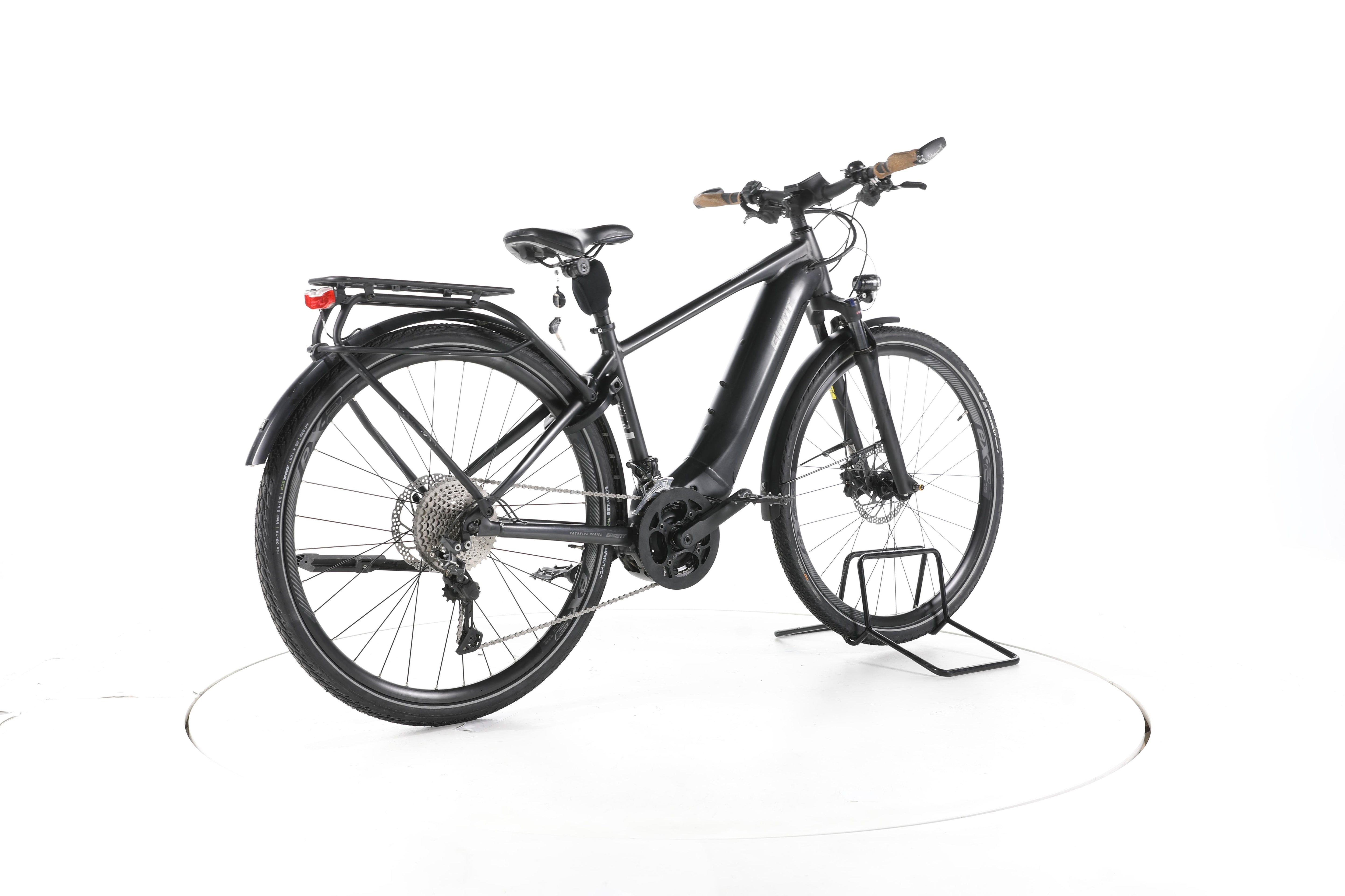 Giant Explore E+ 1 Trekking E-Bike - Image 12