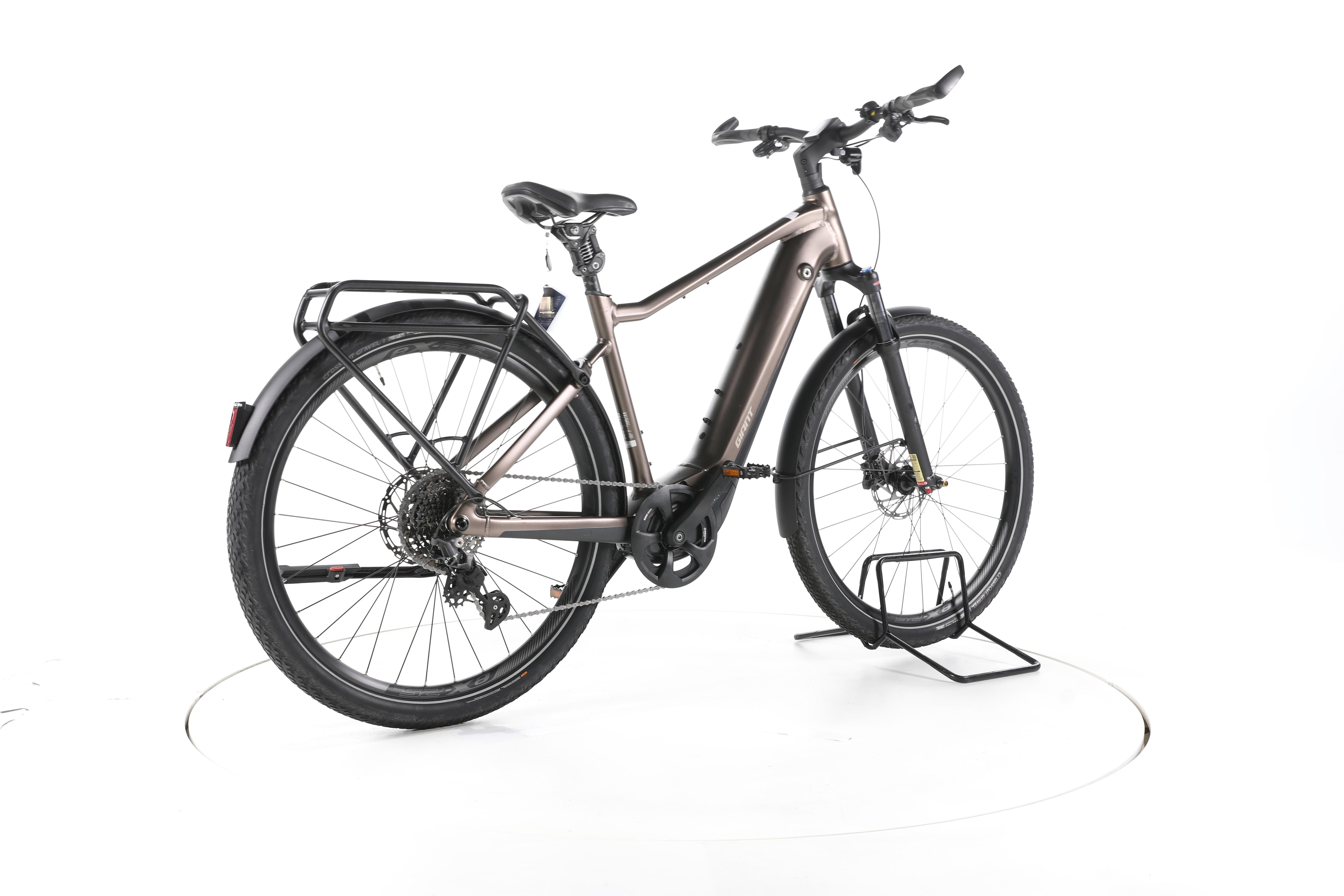 Giant Explore E+ Pro 1 Trekking E-Bike - Image 12