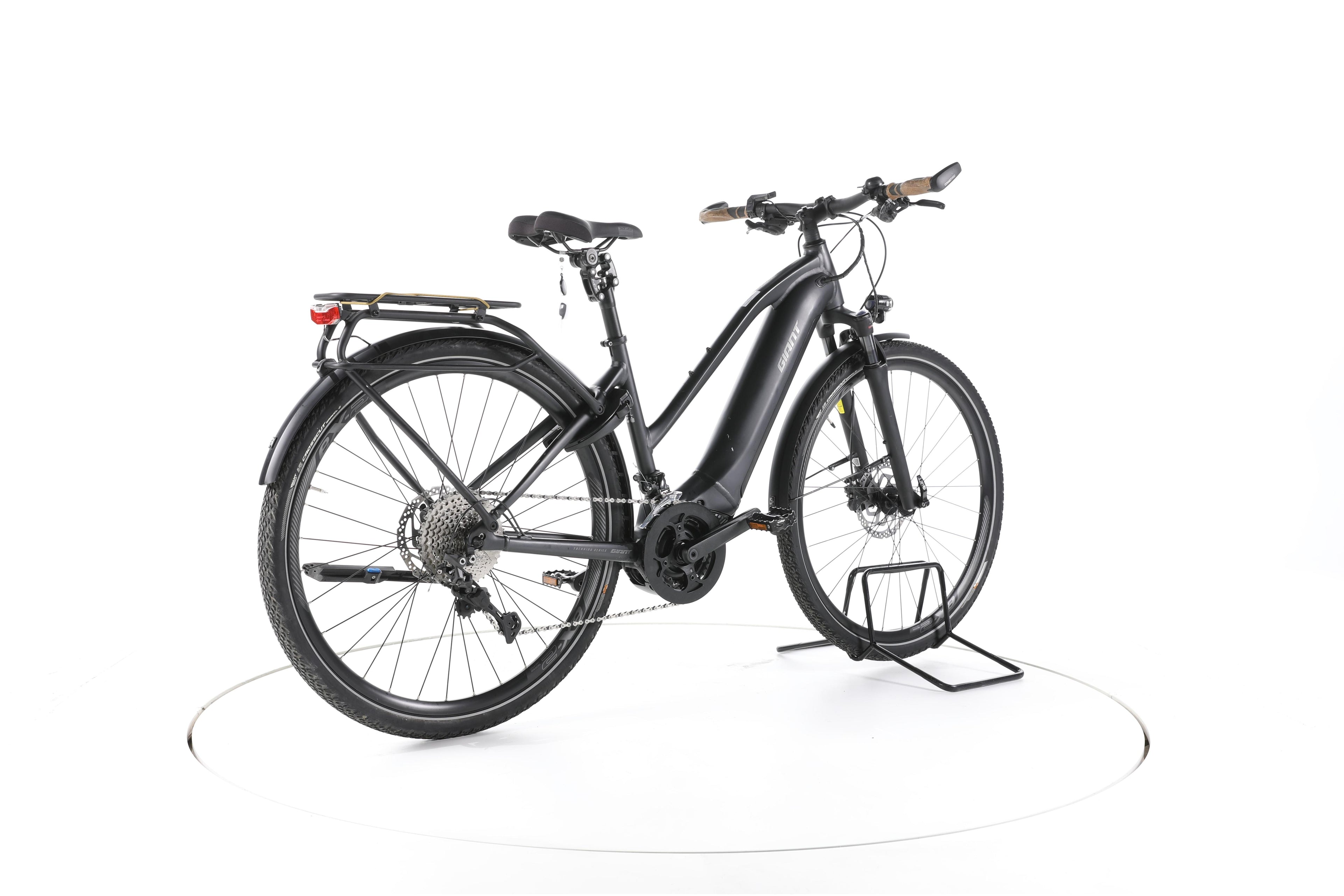 Giant Explore E+ 1 Trekking E-Bike - Image 12
