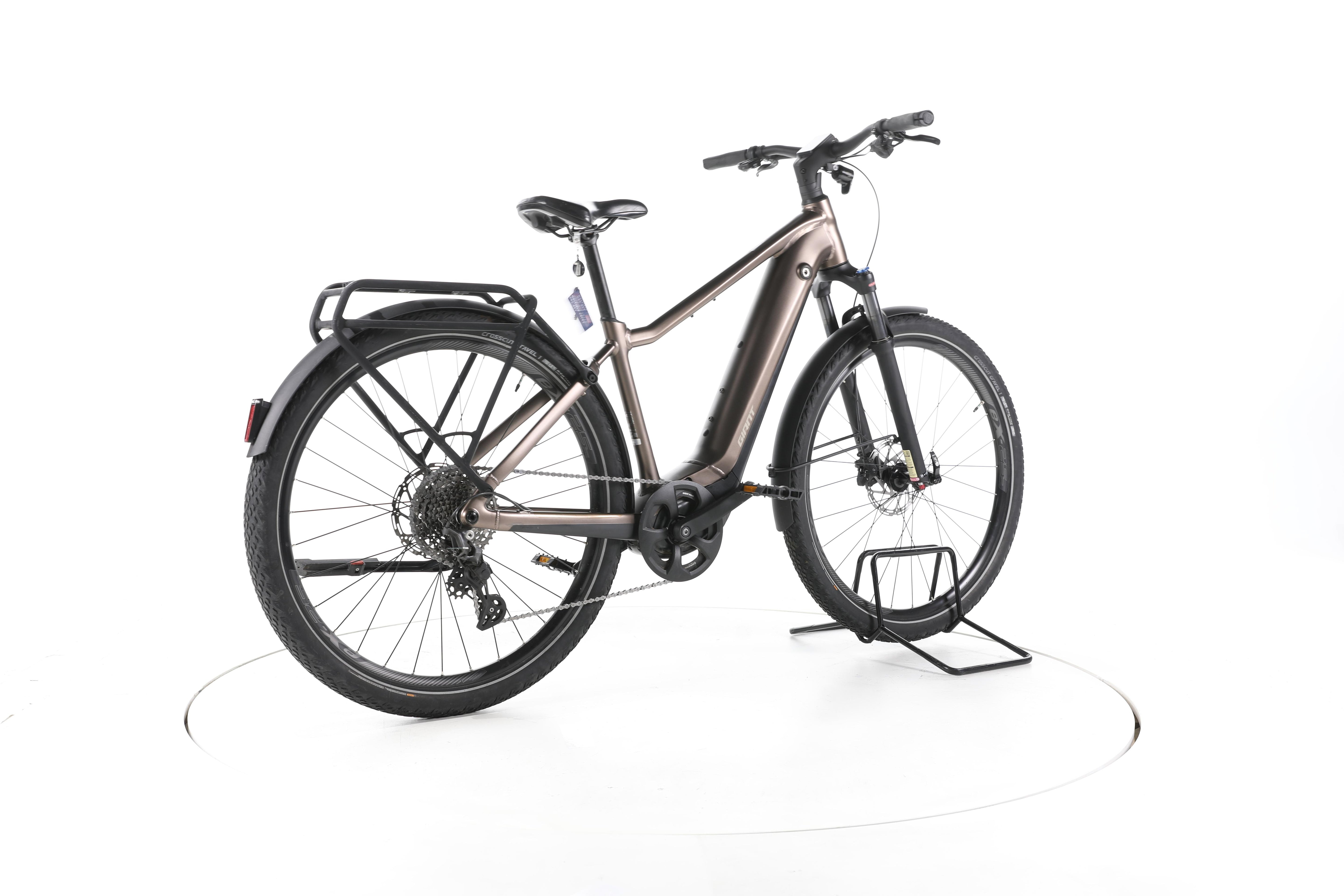 Giant Explore E+ Pro 1 Trekking E-Bike - Image 12
