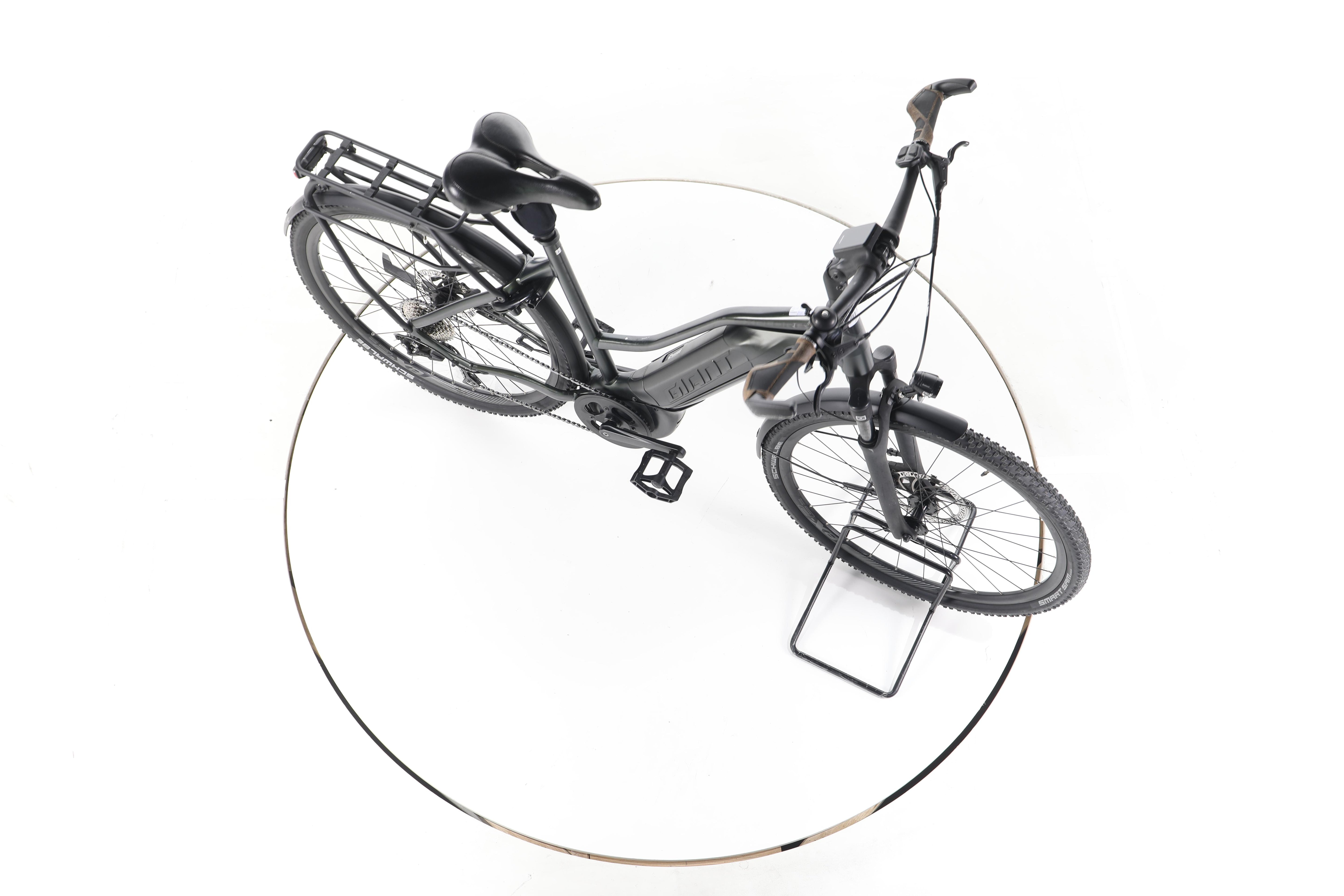 Giant Explore E+ 3 Trekking E-Bike - Image 14