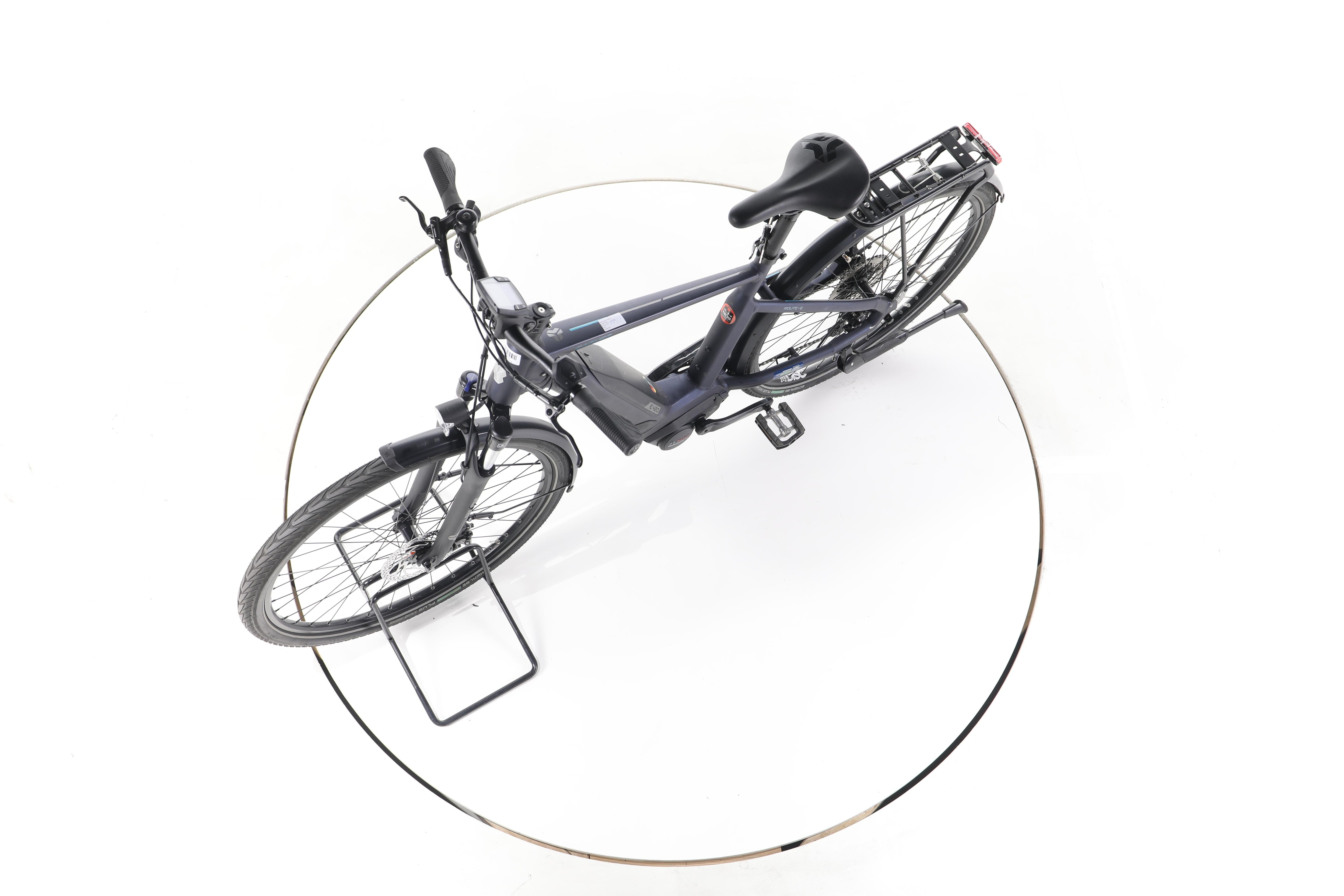 Carver Route E.420 Trekking E-Bike - Image 18