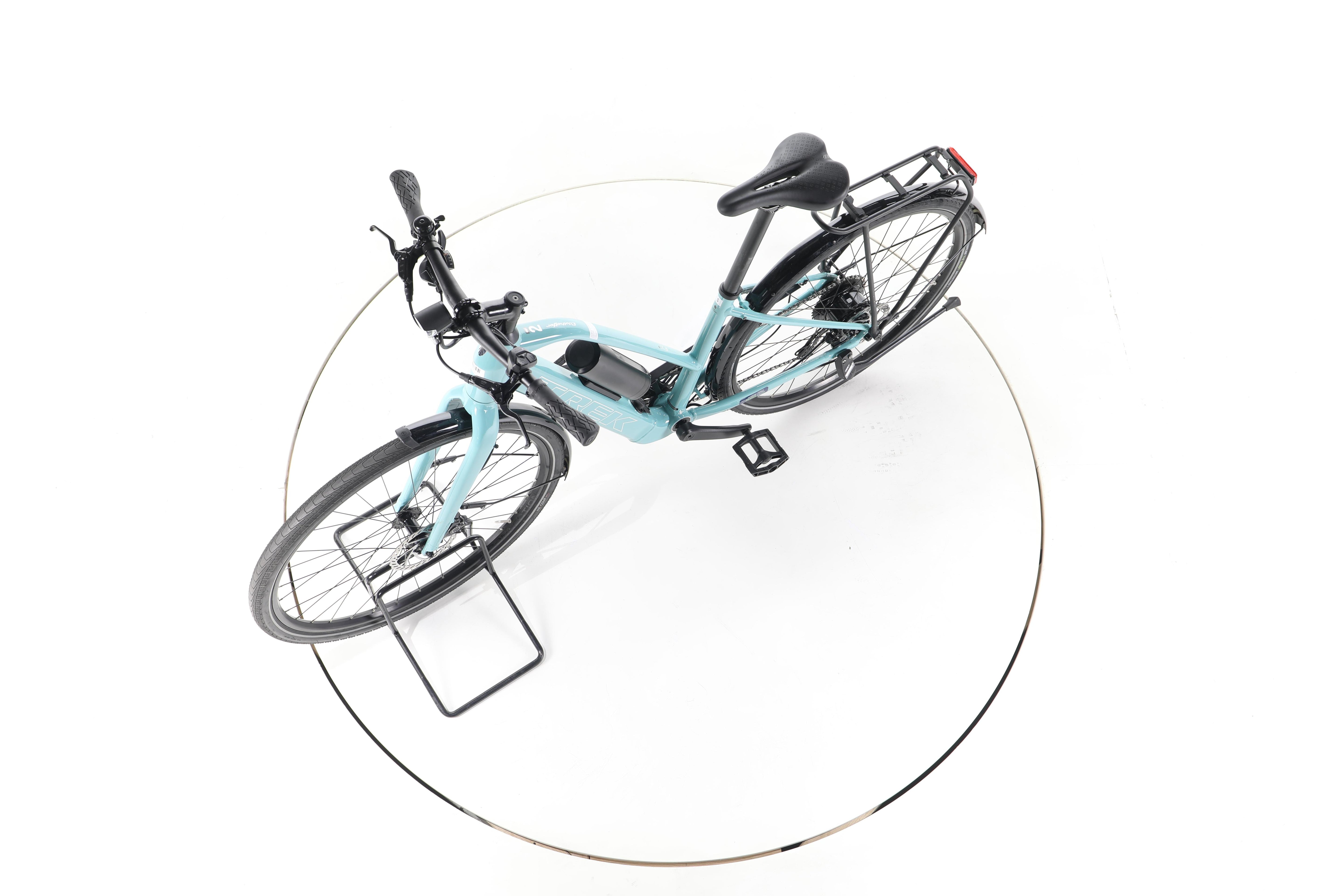 Trek FX+ 2 Trekking E-Bike - Image 18