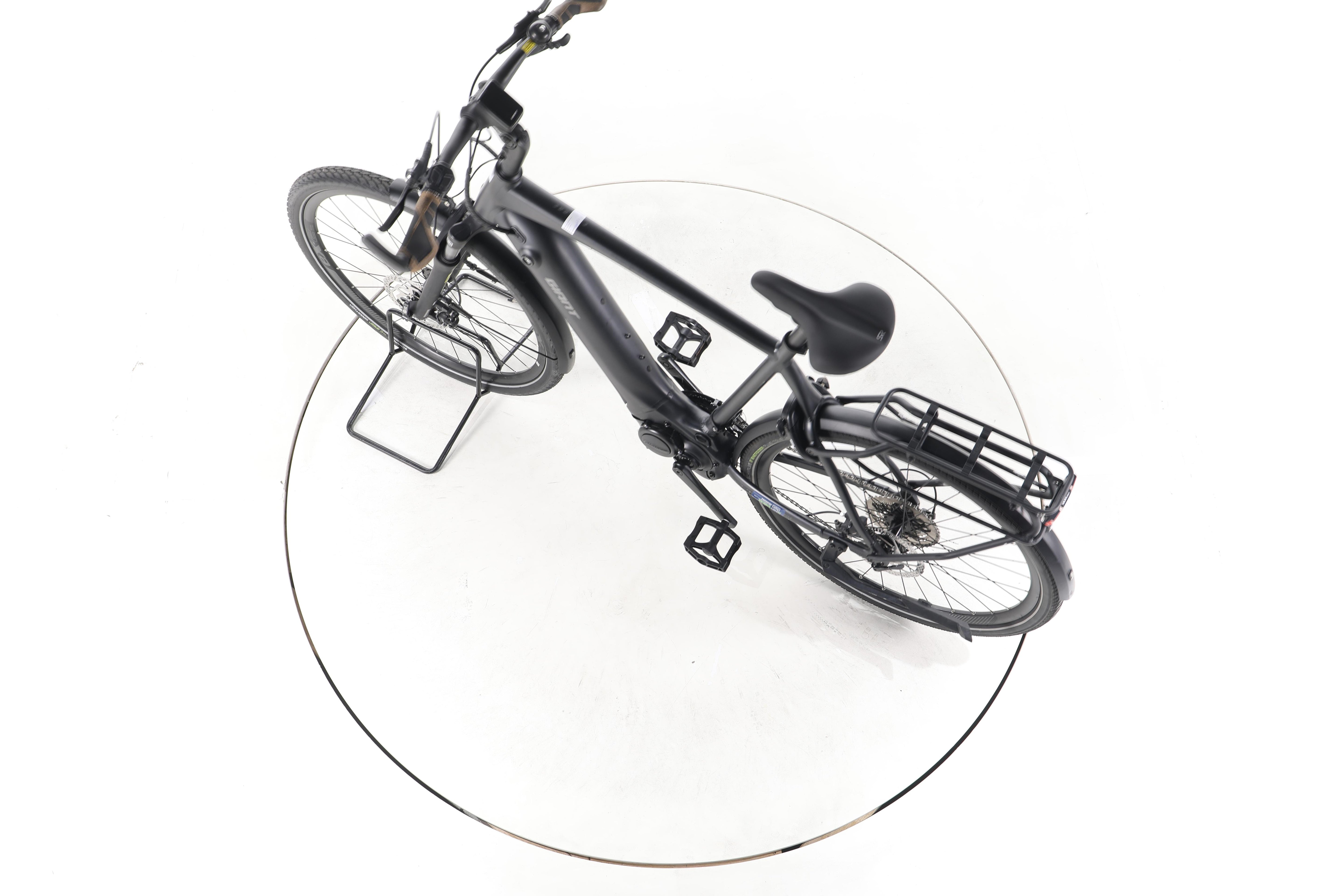 Giant Explore E+ 1 Trekking E-Bike - Image 20