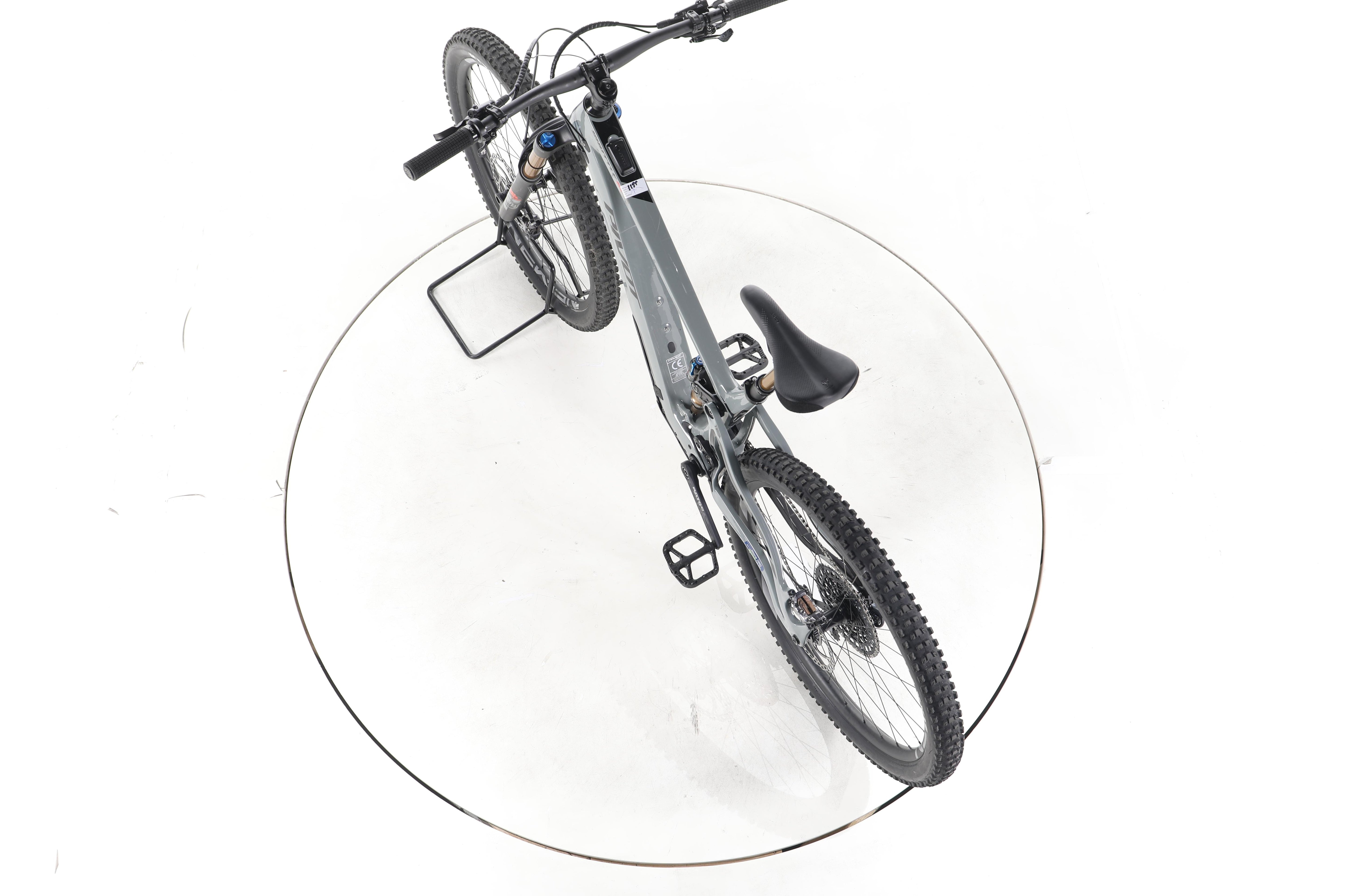 Pivot Cycles Shuttle SL E-Bike Fully Carbon - Image 21