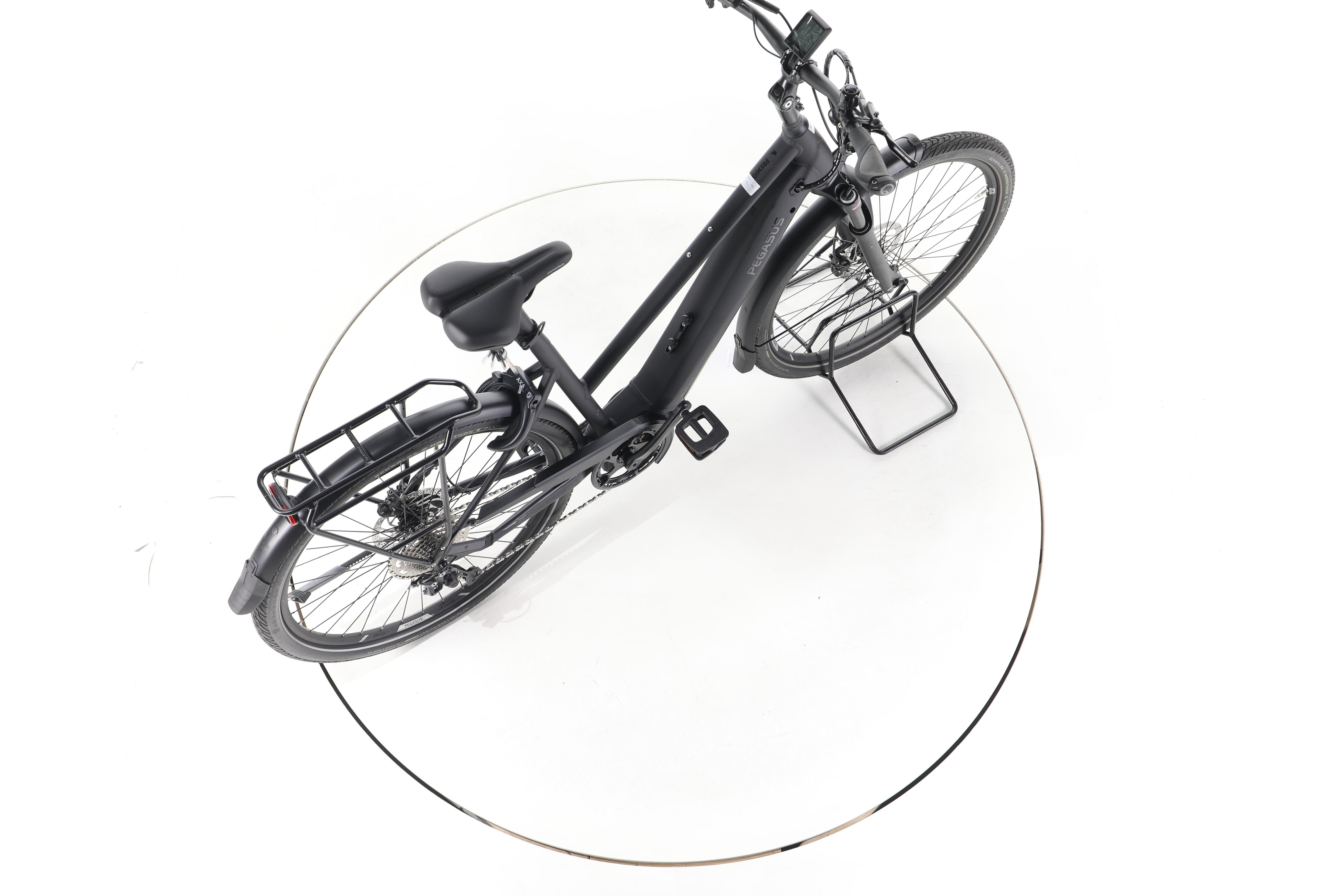 Pegasus Premio EVO 10 Lite Trekking E-Bike Tiefeinsteiger - Image 24
