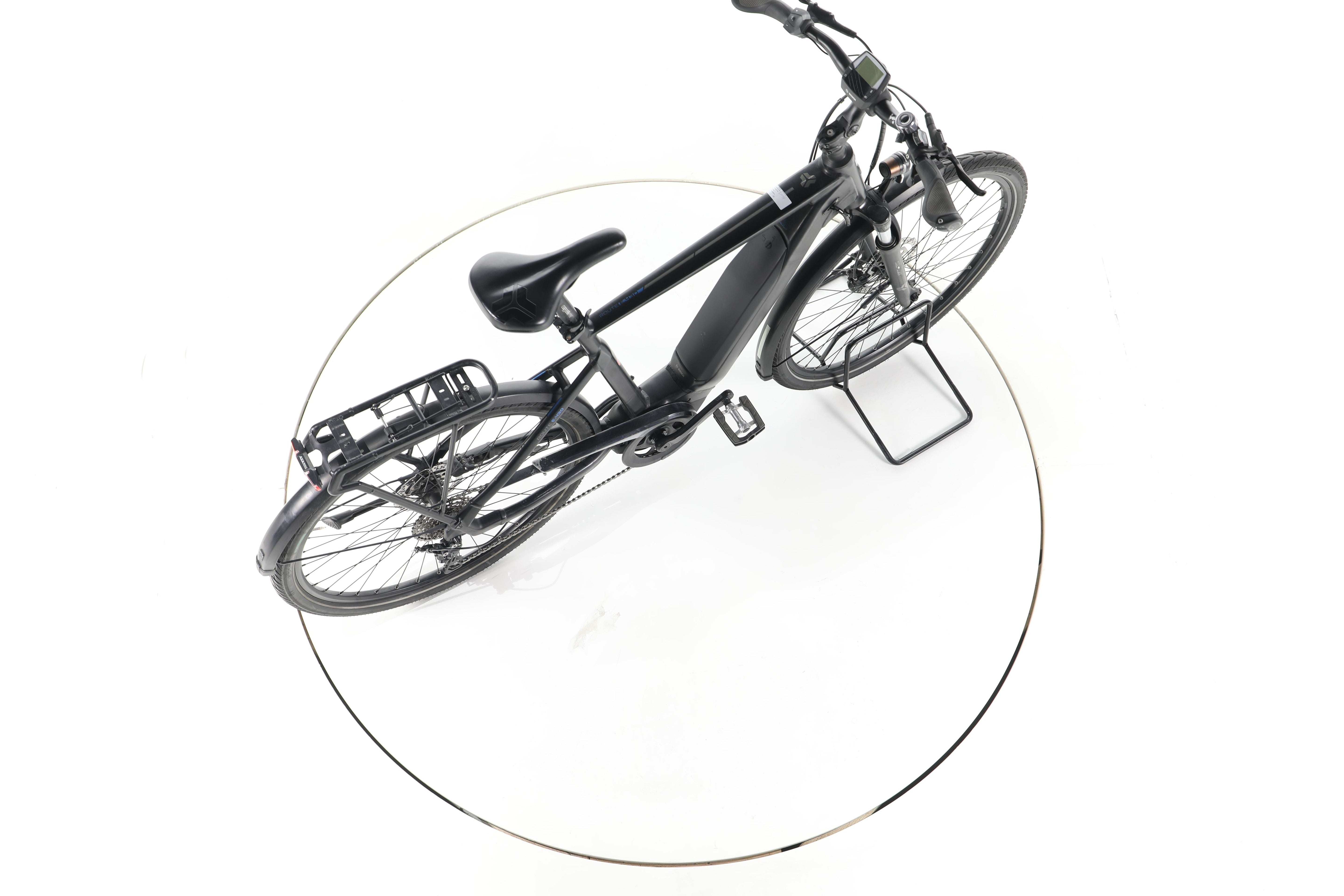 Carver Route E.430 Trekking E-Bike - Image 24